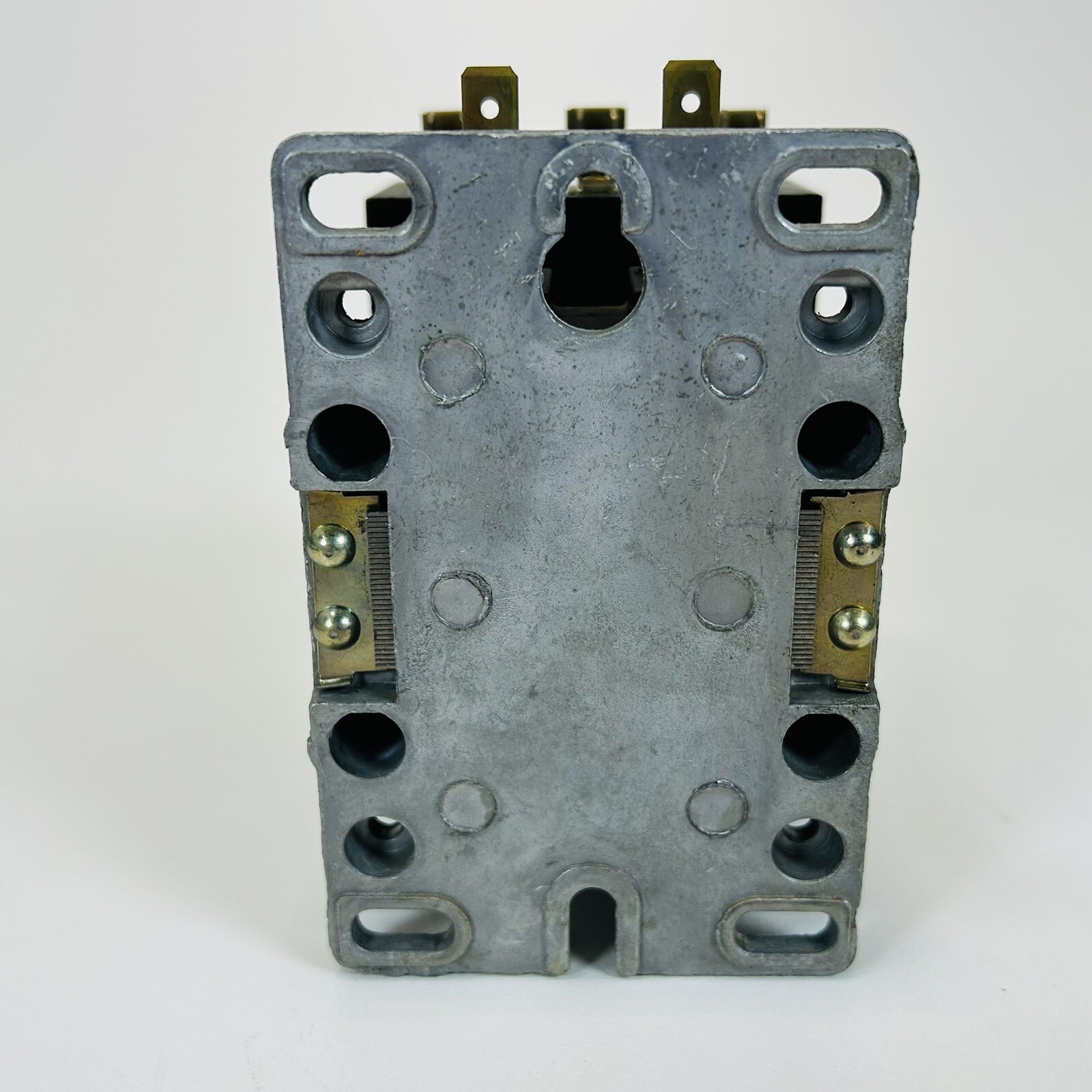 General Electric CR353AD3B*1 (CR353AD3B) Ser. A Contactor 40A 3-Pole 120V Coil.