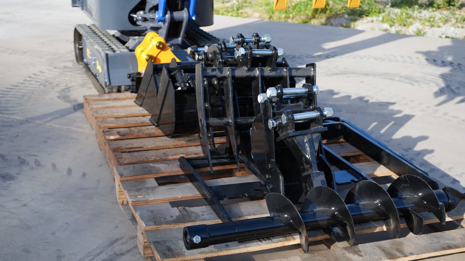 11-in-1 Mini Excavator Attachment Combo Kit All Essential Tools for Worksites