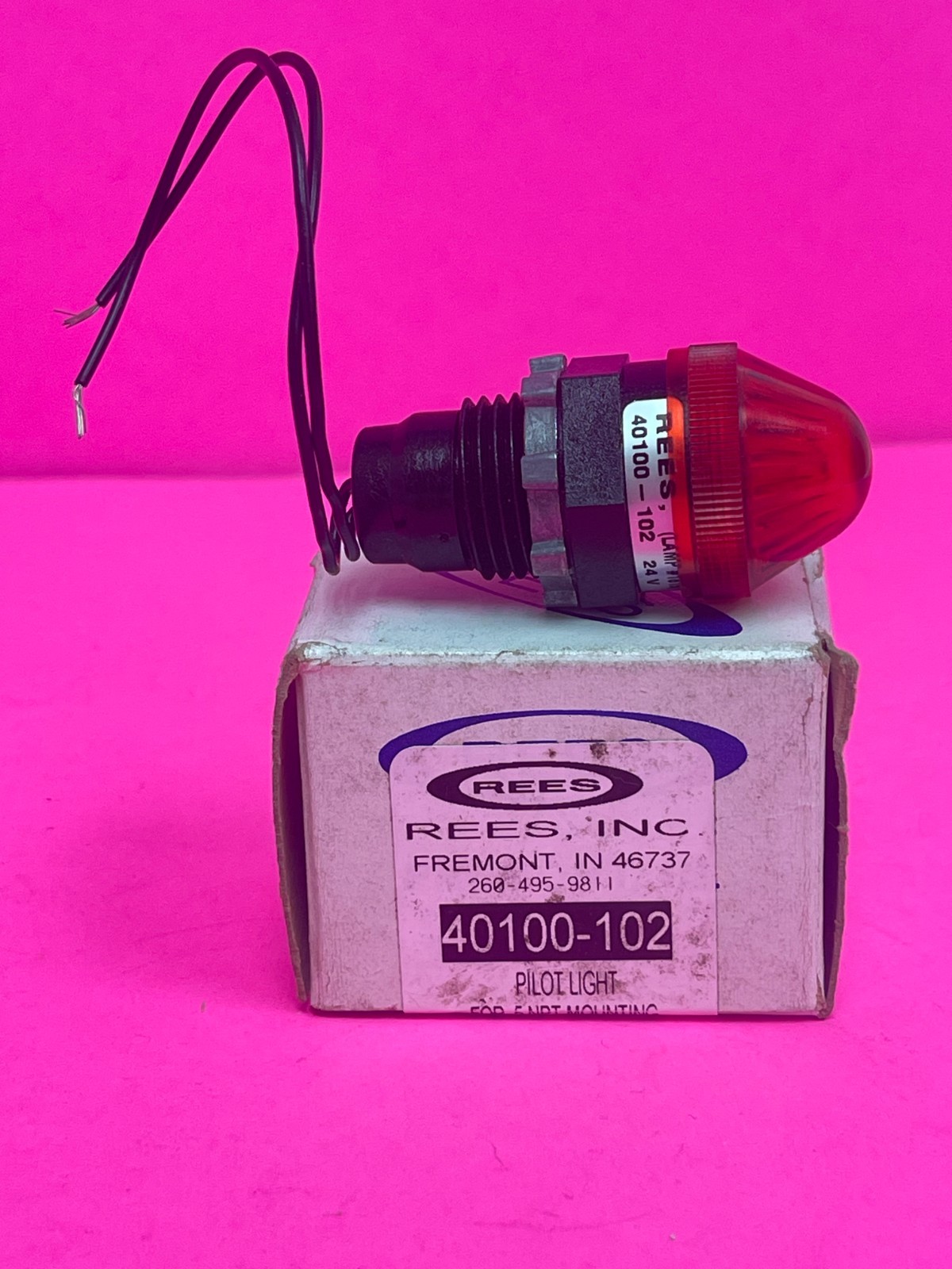 NEW Rees 40100-002 Pilot light for 1/2 NPT Mounting 120 Volt AC/DC Red Lens