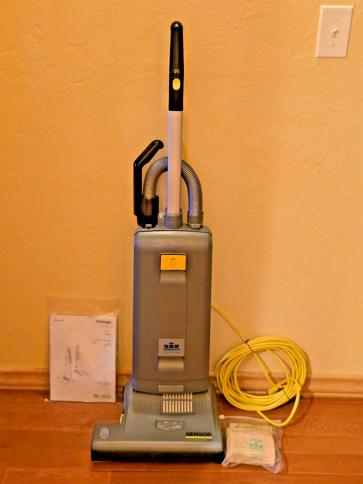 Karcher Windsor Sensor S15 15” Upright Vacuum, NEW NOB (missing small tool)
