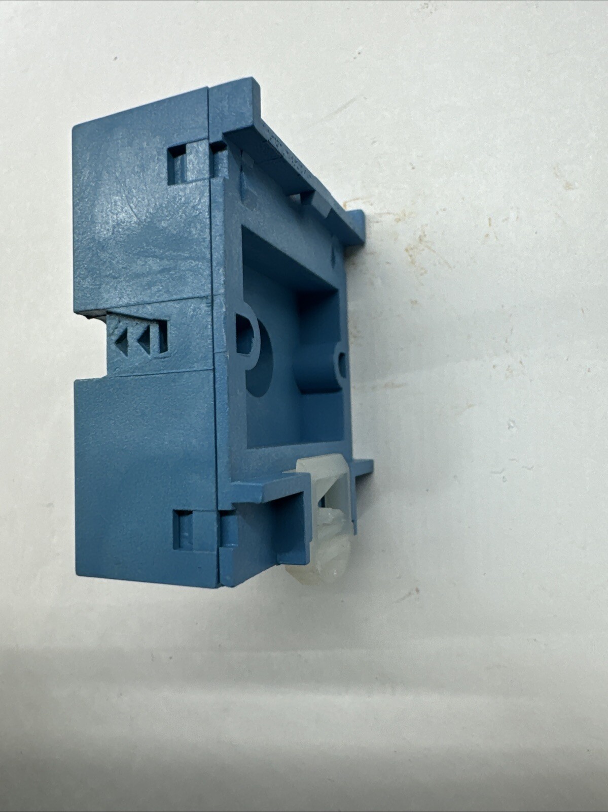 Finder 60.12.8.120.0000 General Purpose Relay 10A 250V / 120VAC Coil 90.26 base