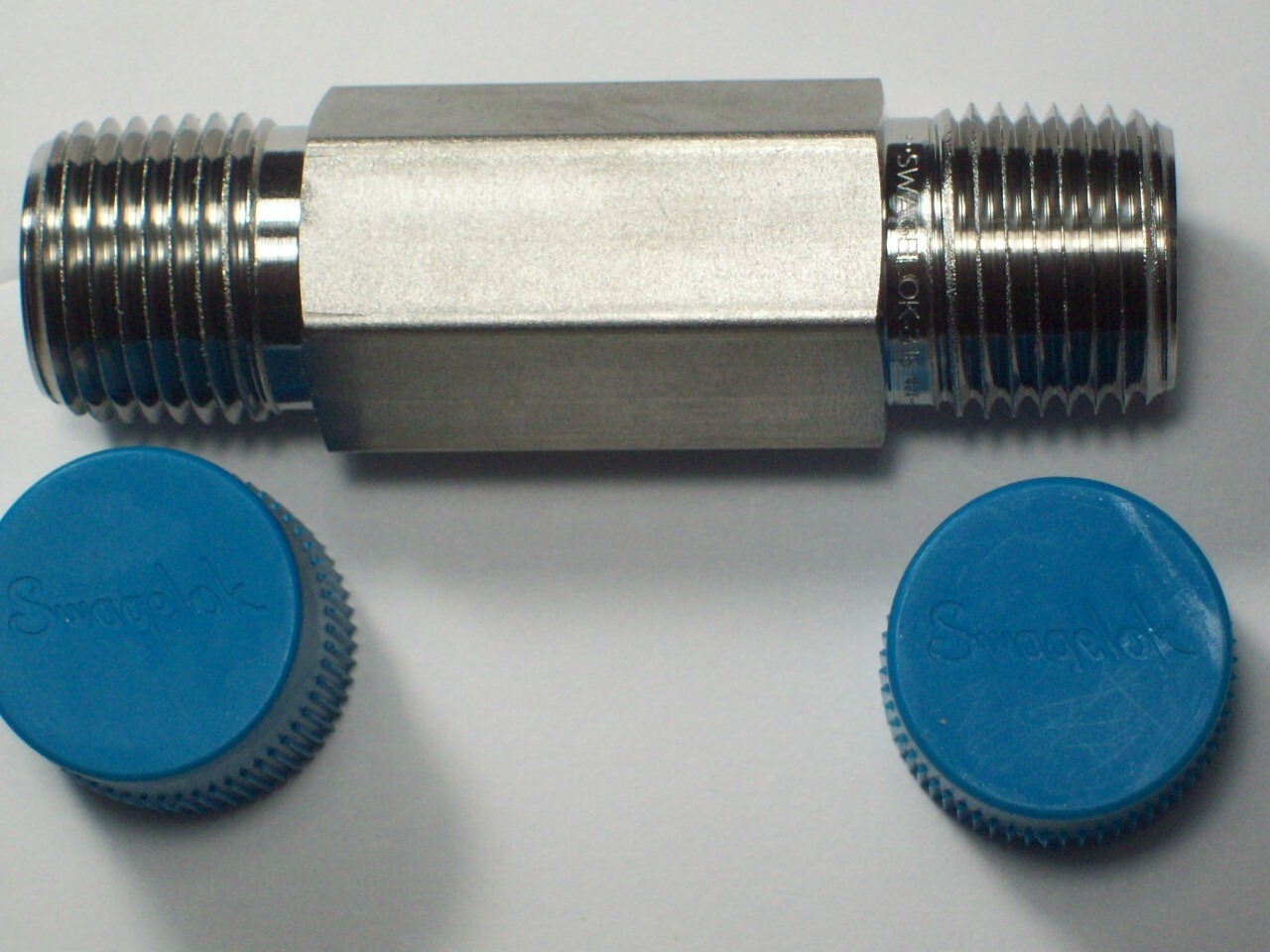 1 – Swagelok Stainless Steel Hex Pipe Nipple, 3.0″ x 1/2″ NPT, SS-8-HLN-3.00