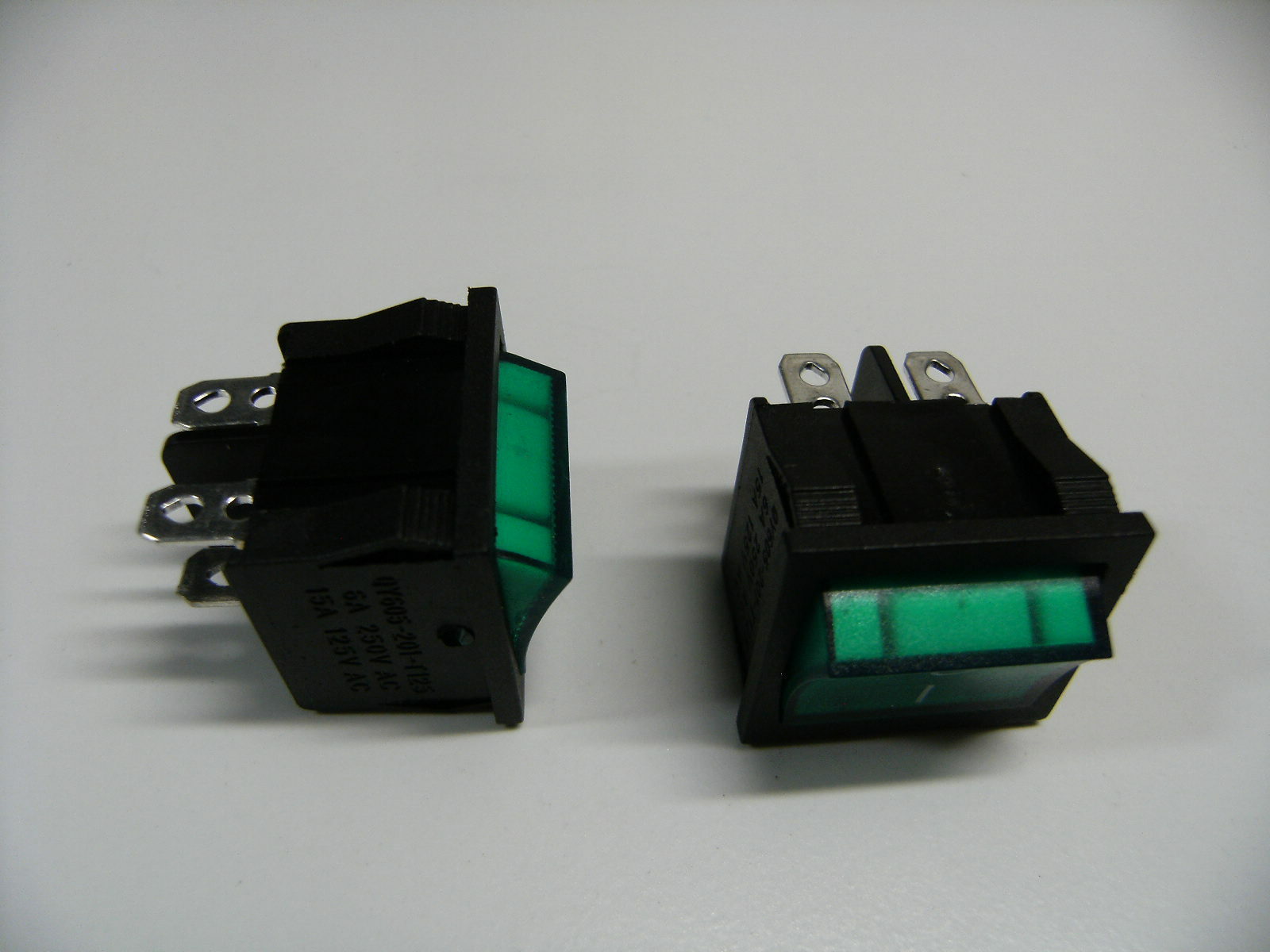 2Pc Pack QY605-201-T125 6A 250V 15A 125V Green Power Switch Rocker 2 Position 4P