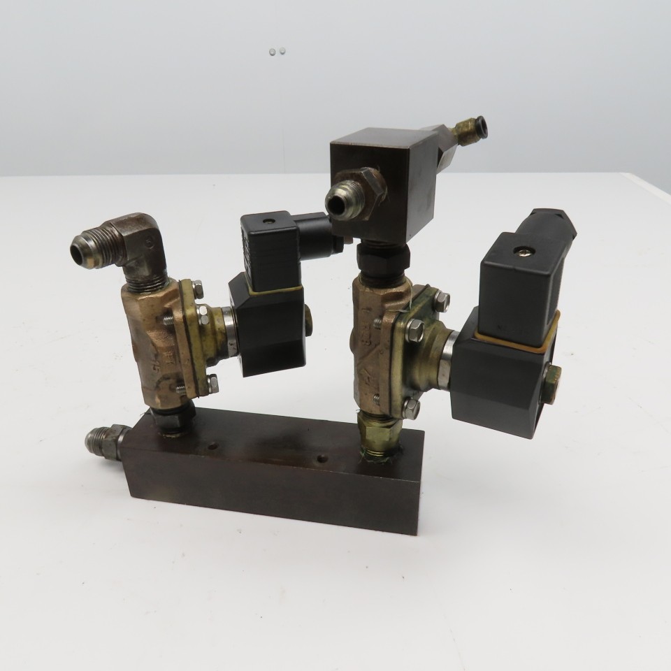 CKD ADK11-15A 100/110V 50/60Hz Solenoid Valve Manifold 3 Port Assembly