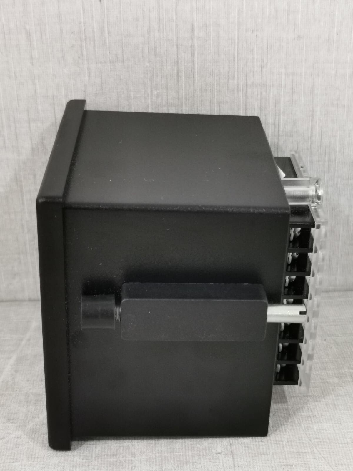 SCHNEIDER ELECTRIC EASYLOGIC PM1200 /METSEPM1200 POWER METER-SPOT ON THE SCREEN