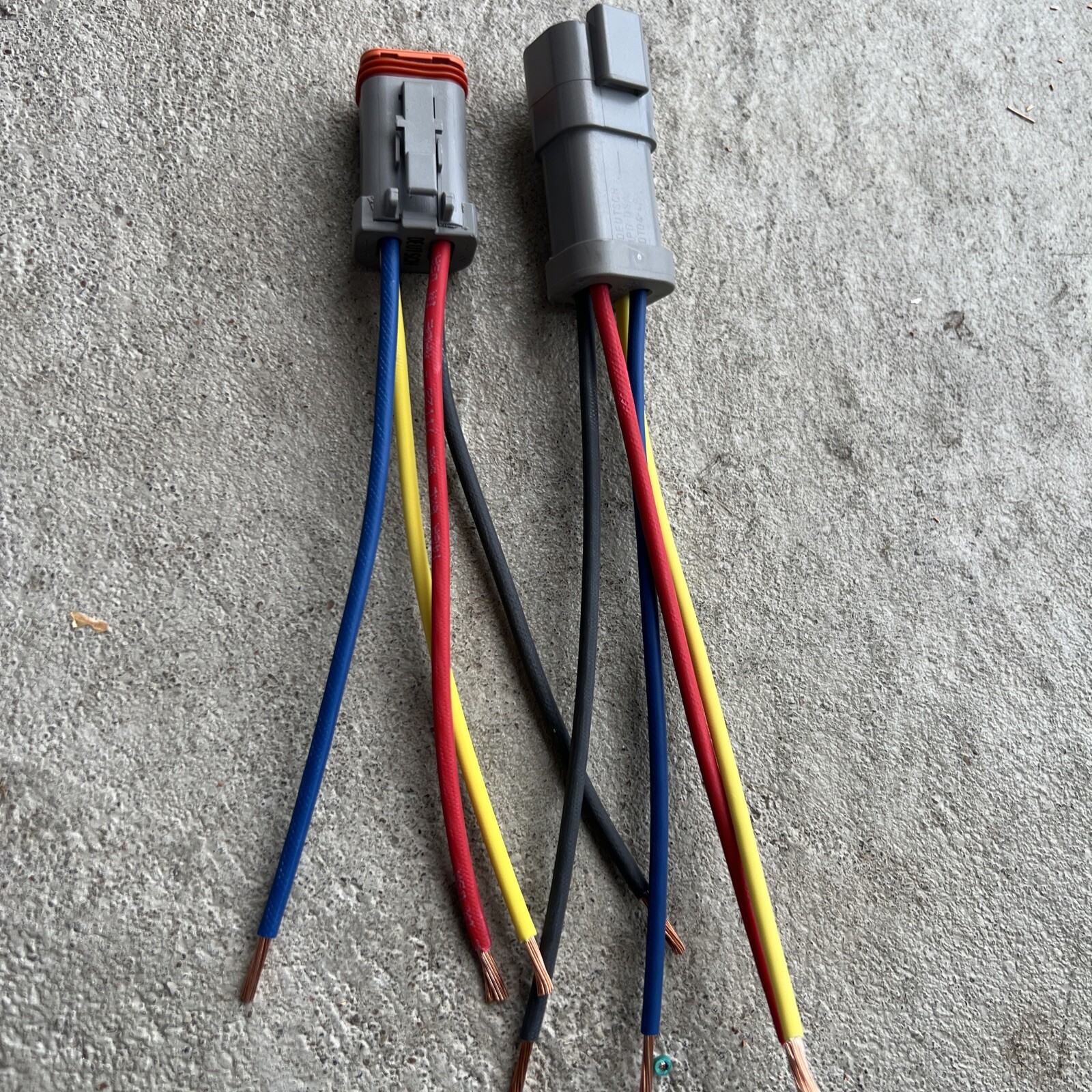 E003 Type 14 AWG Deutsch 4 P waterproof connector 6″ wire Red Black Yellow Blue