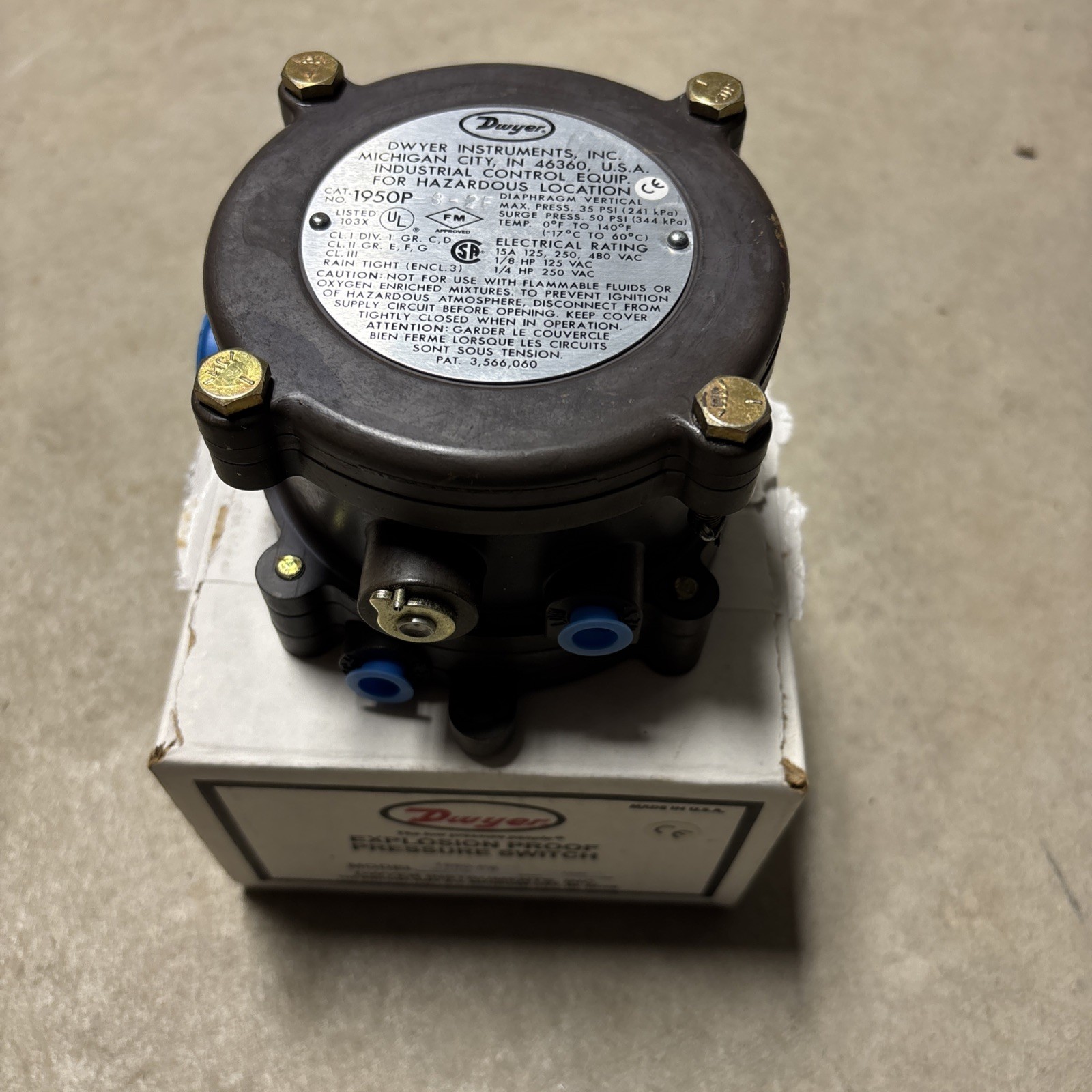 Dwyer 1950P-2-2F Explosion-proof Pressure Switch