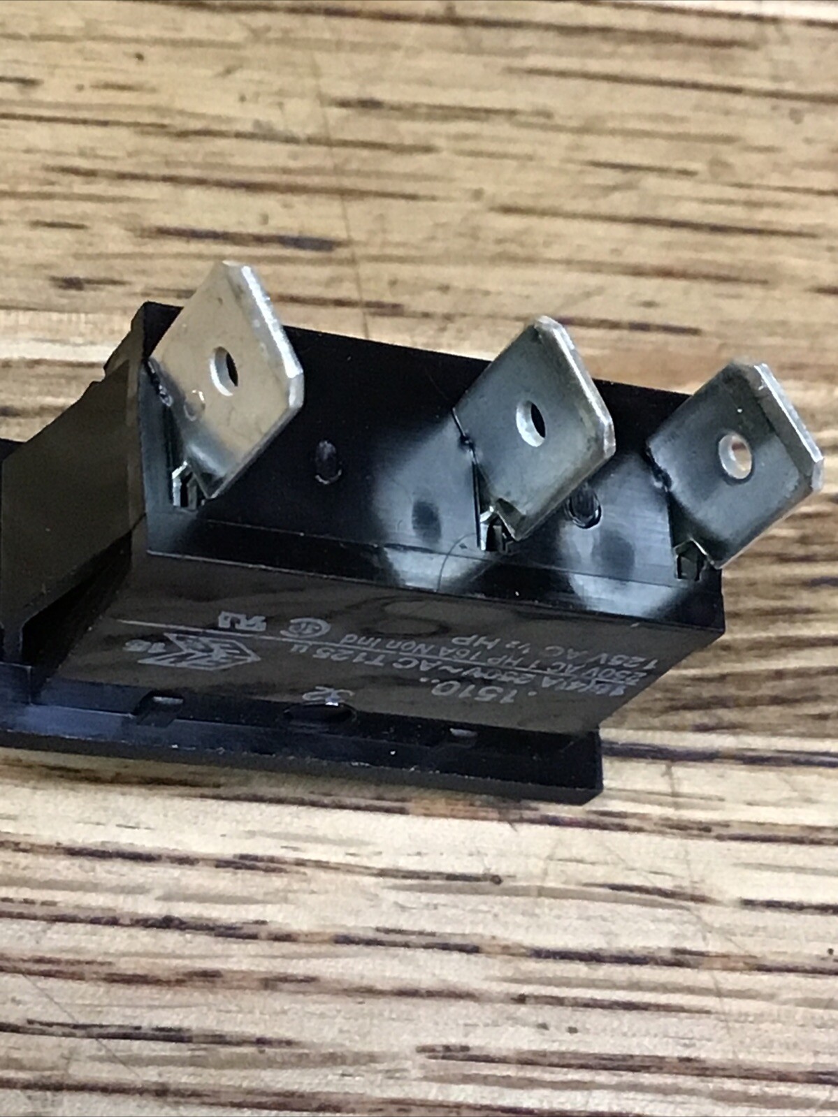 Arcolectric 1510 Black Rocker Switch – SPDT ON-ON – 250VAC 16A 1HP – 125V 0.5HP