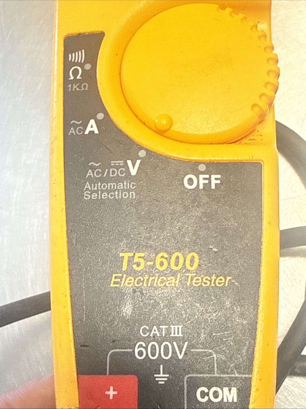 Fluke T5-600 Tester 1000V 600V Cat IV III AC DC Ohms 100A Leads Works automatic