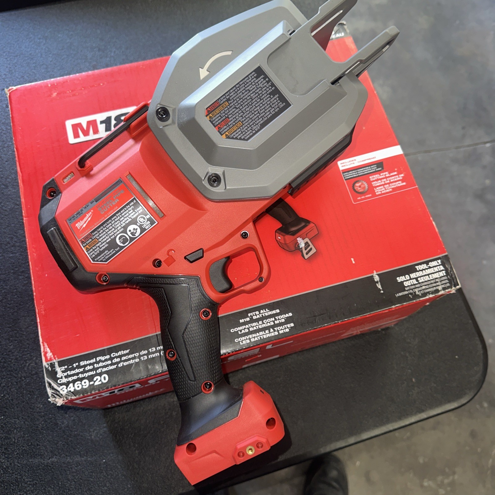 Milwaukee Fuel M18 1/2”-1” Steel Pipe Cutter 3469-20 2025 (w/ Blade)