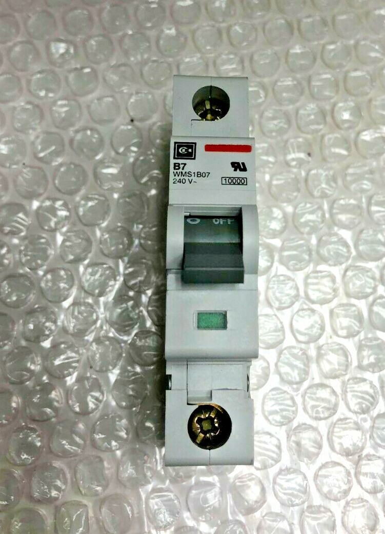 (1) Eaton Cutler Hammer WMS1B07 7AMP Single Pole Circuit Breaker DIN Rail Mount