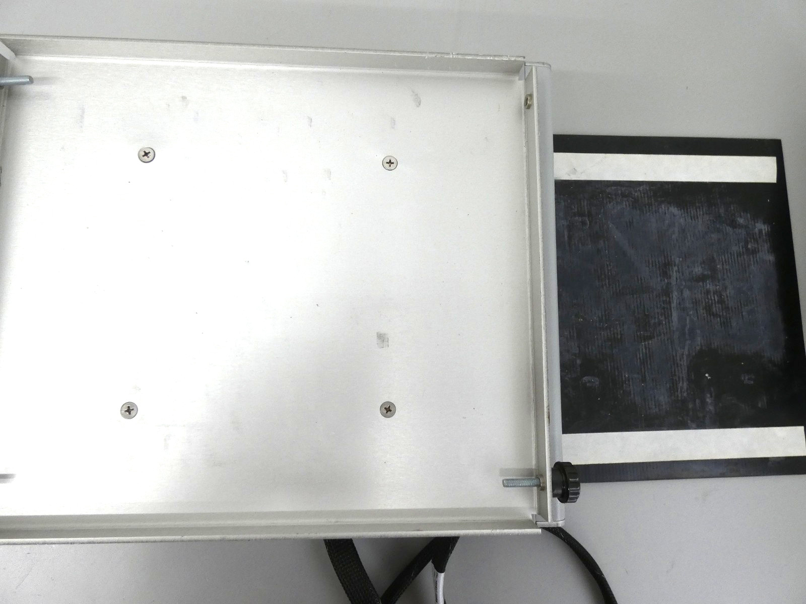 VWR Dura-Shaker For Extreme Environments, CO2-, Humidity-Resistant, 120V