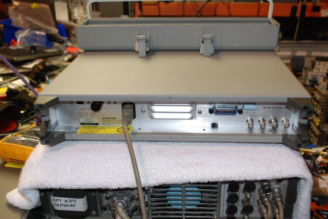 HP 5328A Universal Counter C-Channel 500 MHz Option H99 Opt 011 and 42