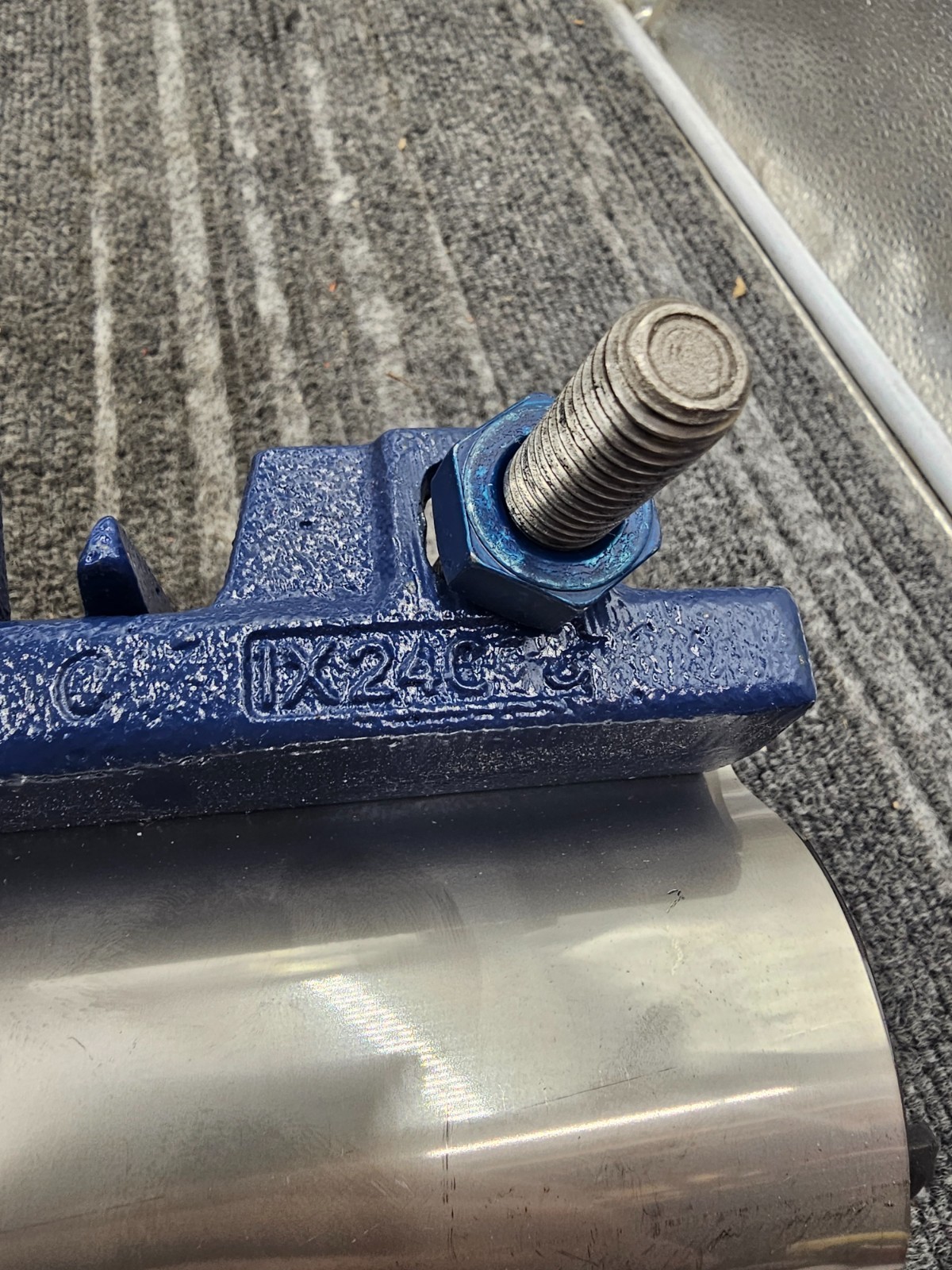 MUELLER Hymax Repair Clamp 500-18-0235, Blue Silver 2.63 Range