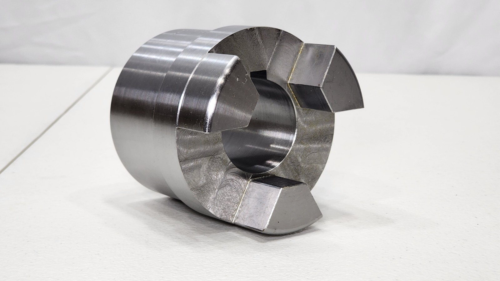 Boston Gear FC38 1-3/4in Shaft Coupler Body 1.750in Bore – 2-5/8 Thru Bore