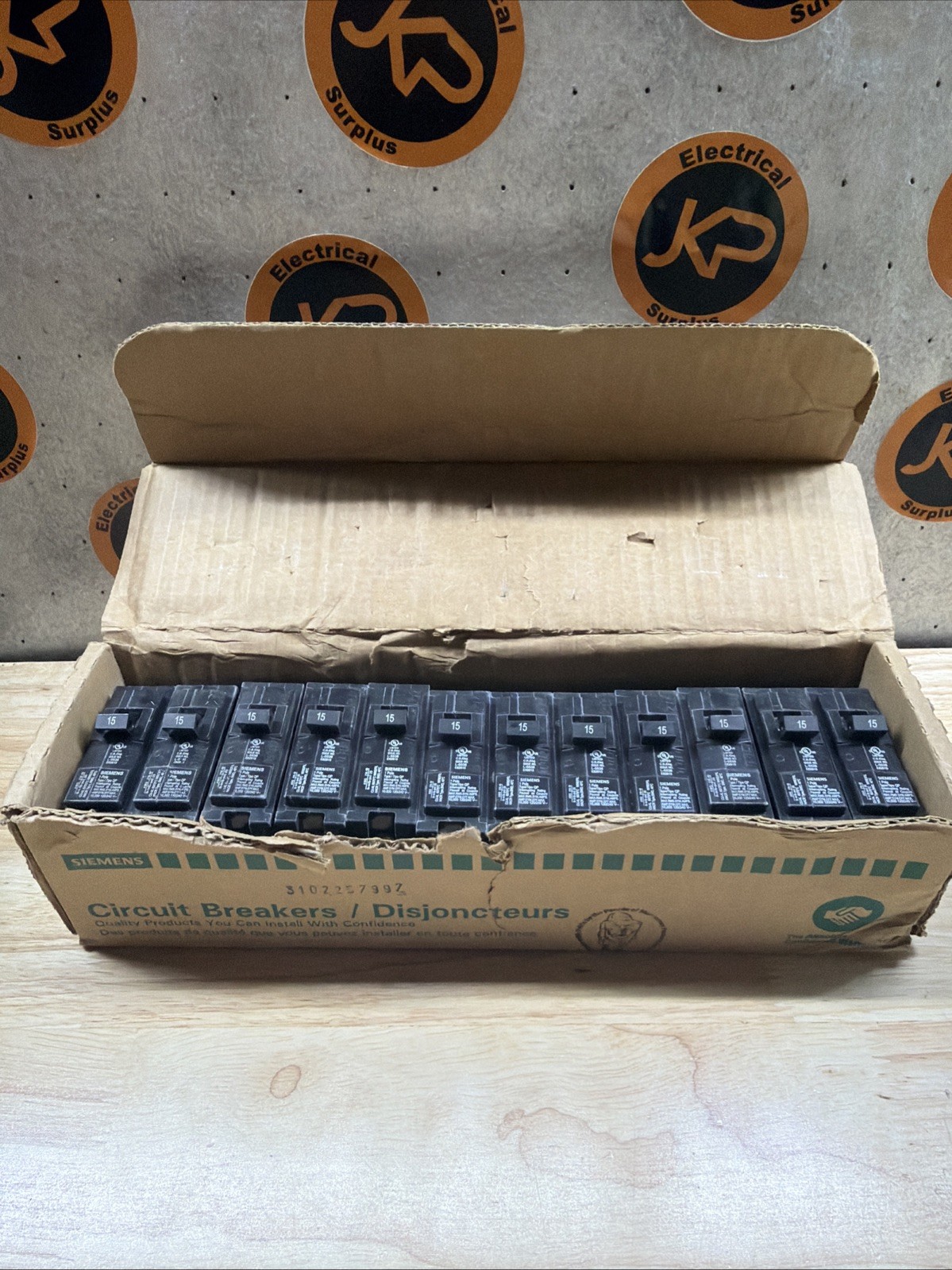 Siemens Q115 1 Pole 15 Amp 120V Type QP Circuit Breaker Box Of 12 New Surplus