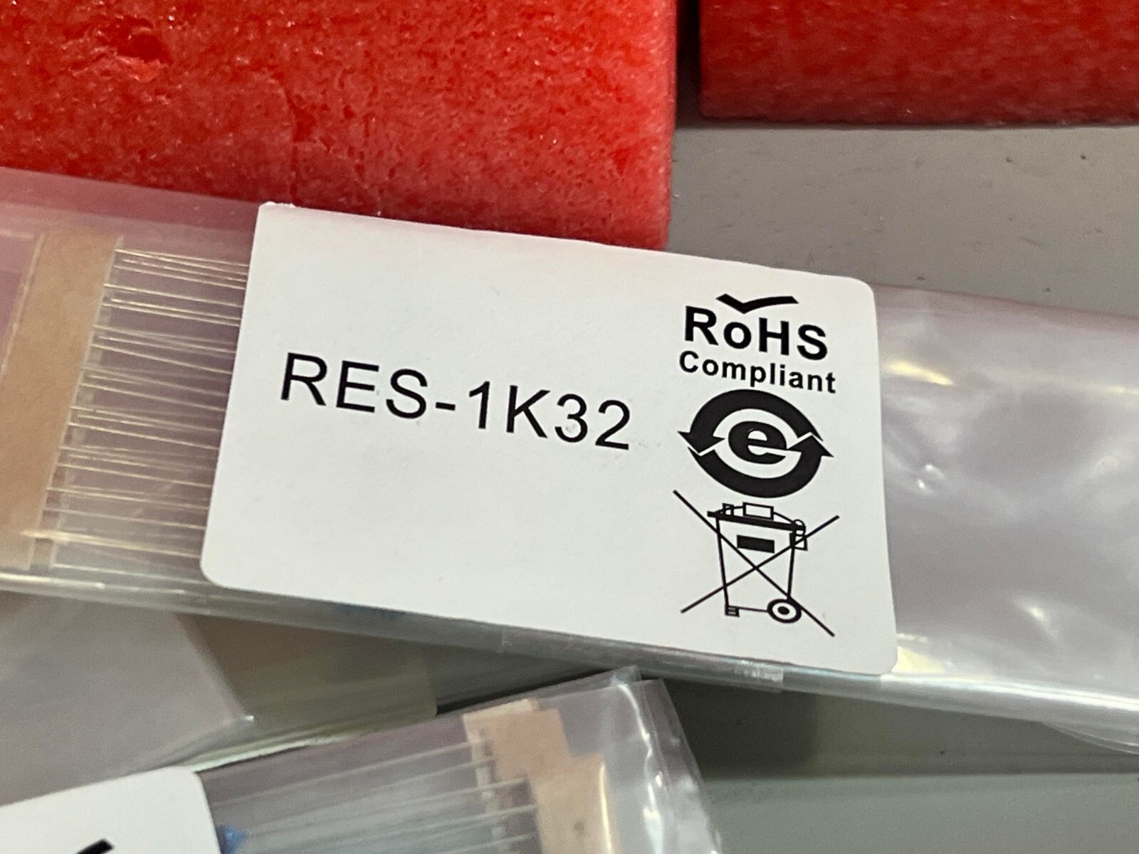 Pack of 32 OHM RES-1K32 Resistors