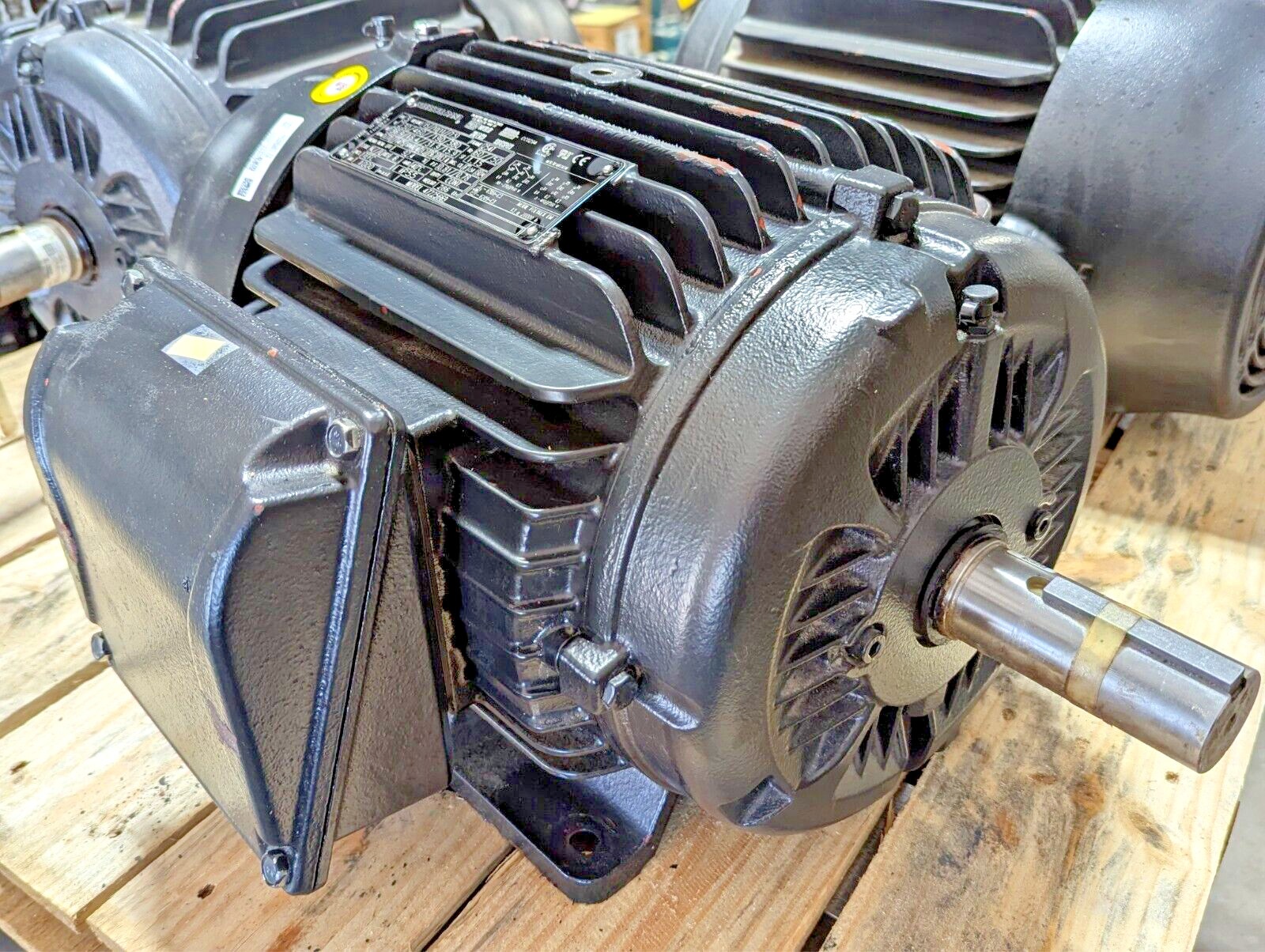 NEW WEG 15 HP W22 SERIES MOTOR / 230/460 VOLT 1770 RPM 254T FRAME