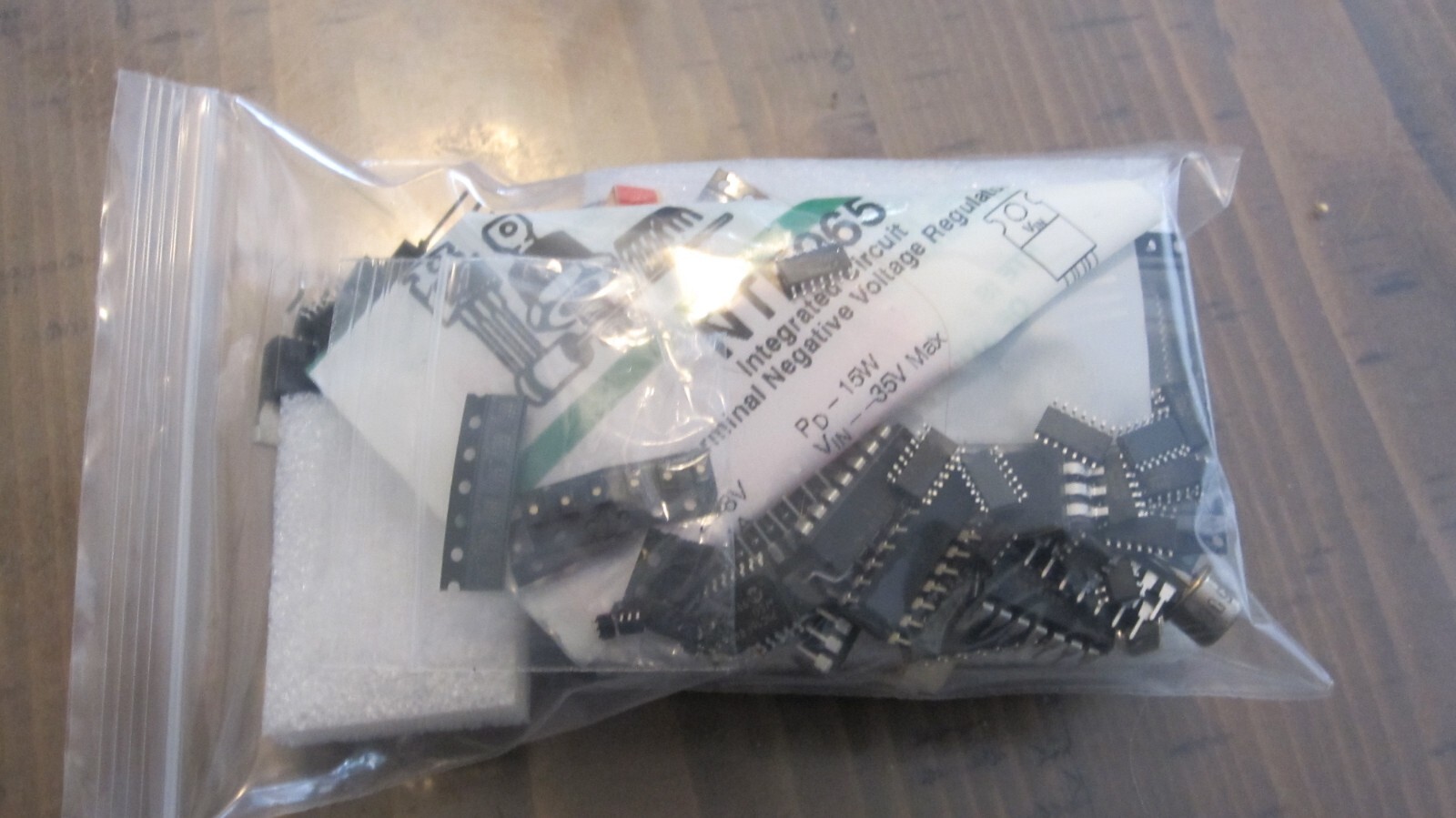 Grab Bag Assortment – 300 active components ic,diodes,memorys,transistor, cpu