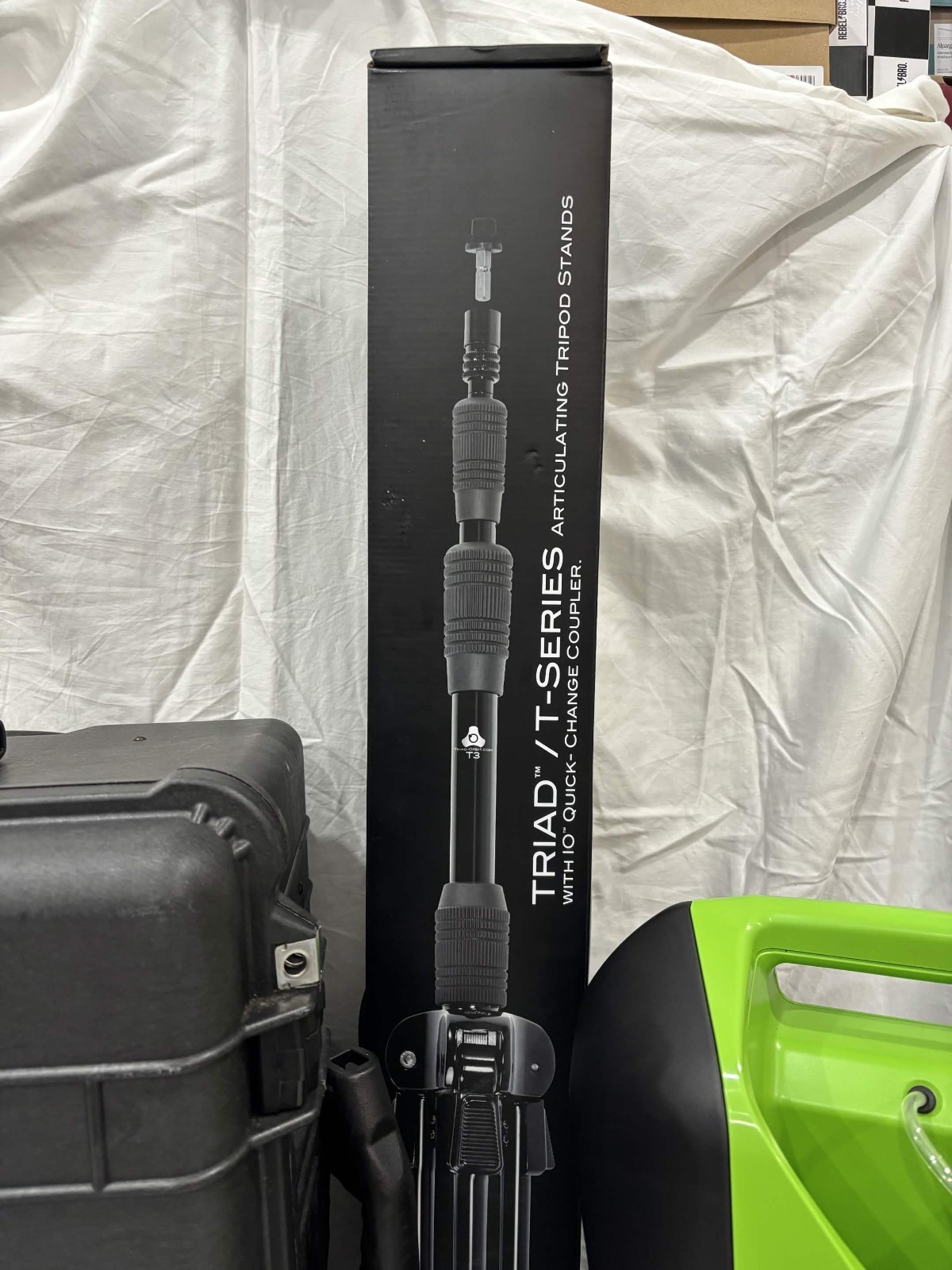 TOMI SteraMist SteraPak S-PAK-100 + Surface Unit HHA-103 + 16 BIT Bottles Tripod