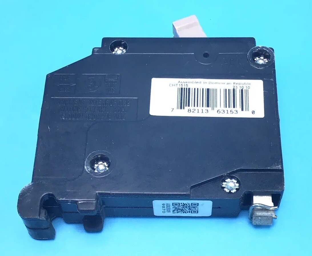 Circuit Breaker Eaton Cutler Hammer CHT1515 15/15 Amp Two 1 Pole Twin