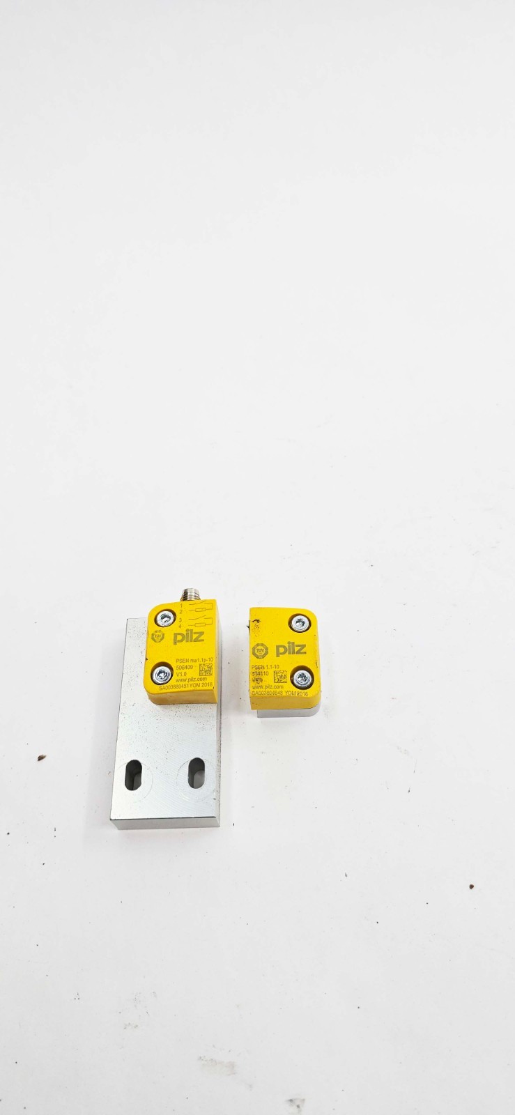 Pilz 506409 Magnetic Safety Switch PSEN ma1.1p-10 w/ 514110 PSEN 1.1-10