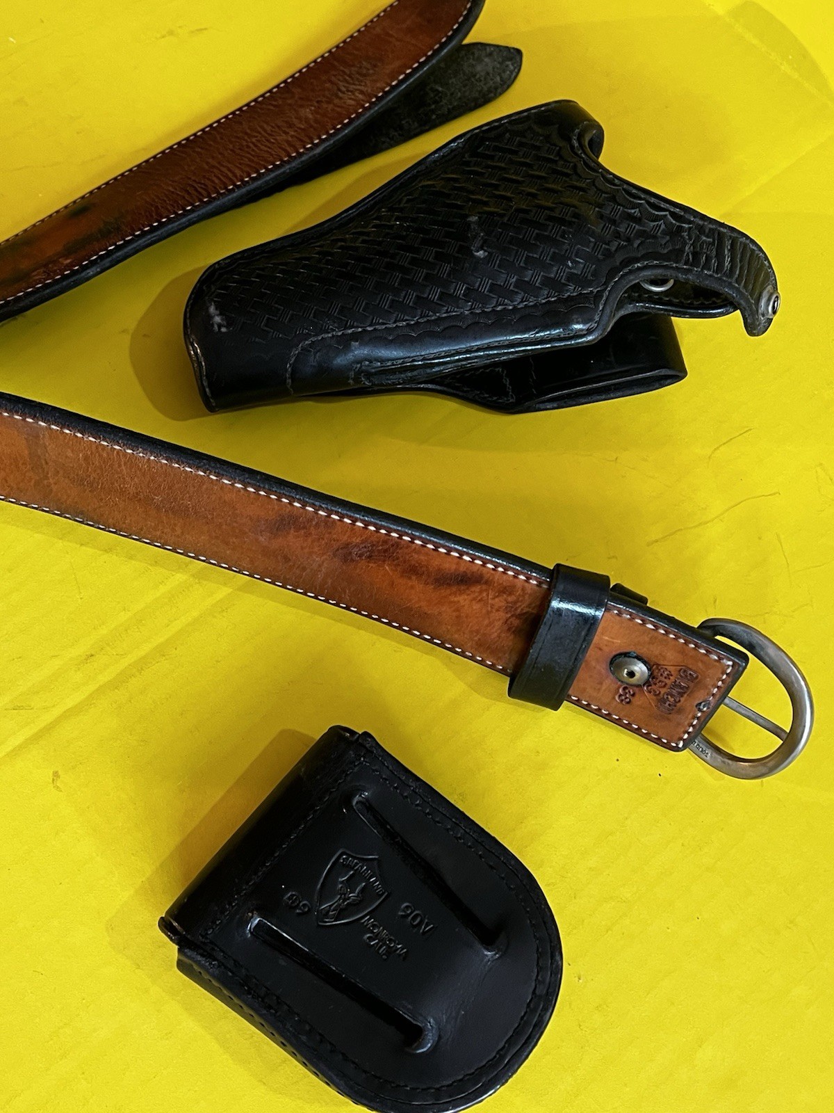 Bianchi #350 Basket Weave Holster, Leather Belt Size 38, Safariland Handcuff