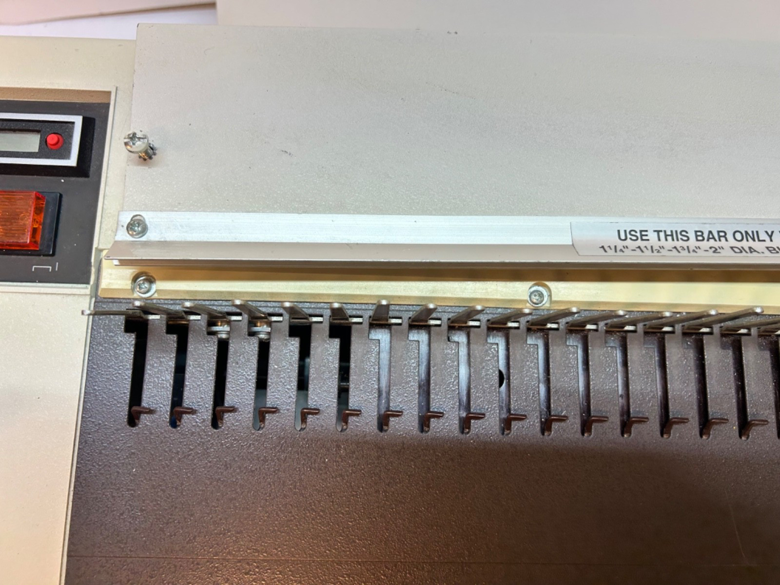 GBC Electric Binder 110EB-2, 173-W 60Hz 2-A 1-Phase 115V USA Commercial T01018