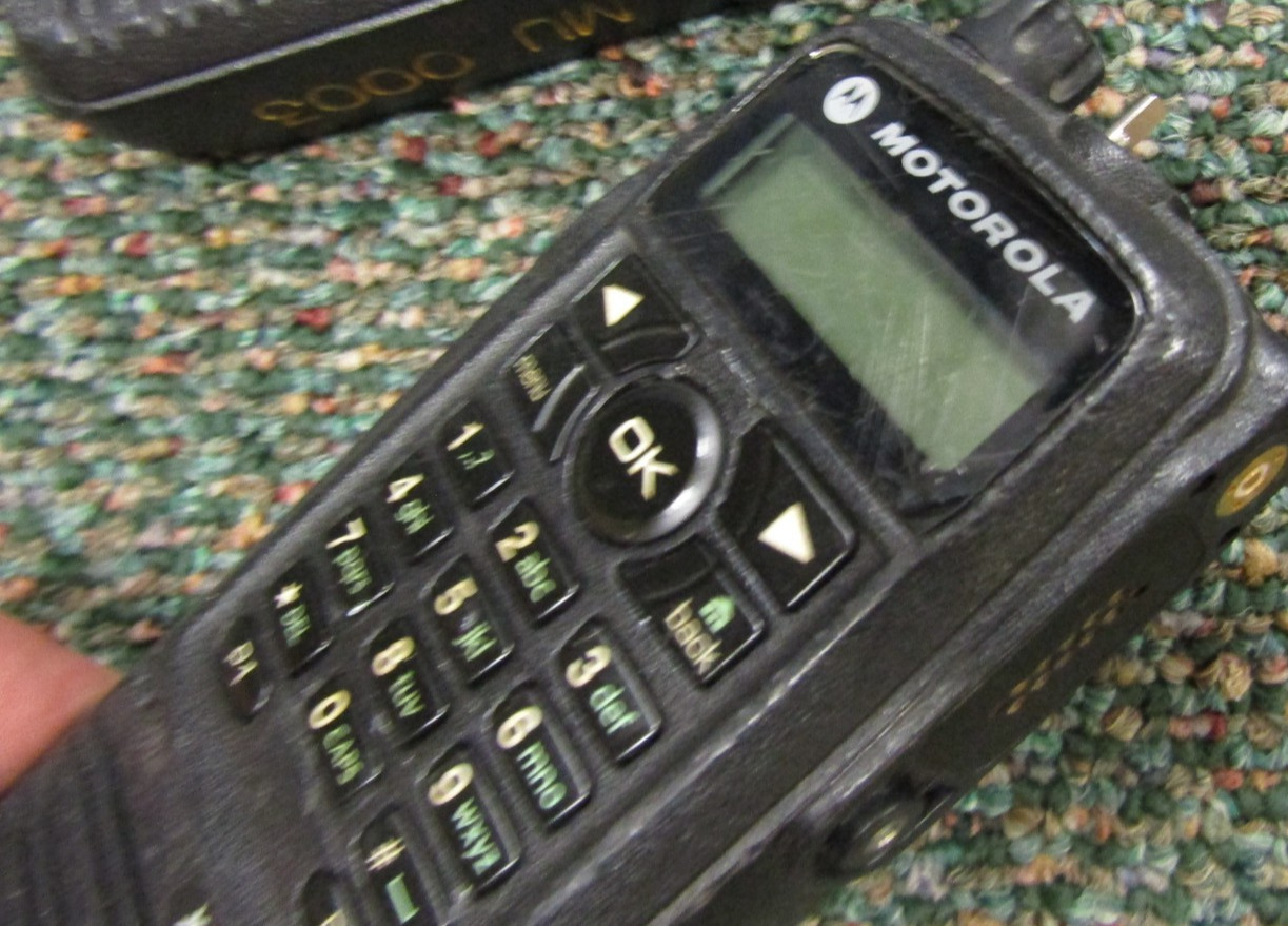 Lot of FIFTY Motorola XPR6580 AAH55UCH9LB1AN 800/900MHz Two Way Radios w Charger