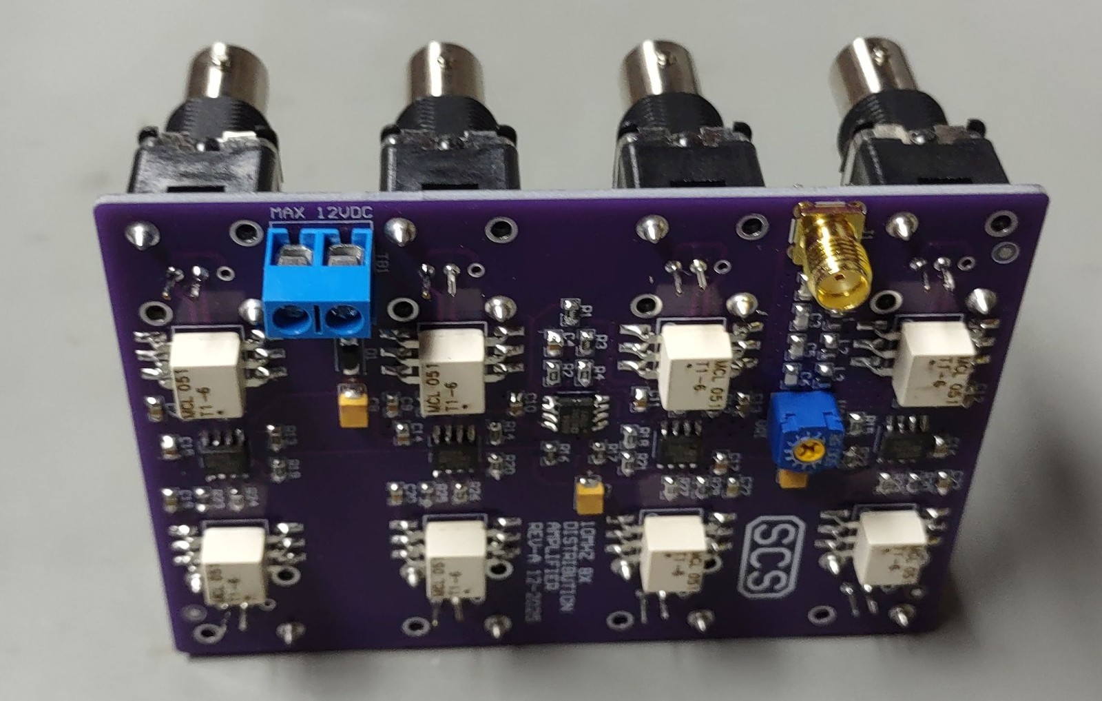 Distribution Amplifier 10MHz w/8 isolated BNC outputs
