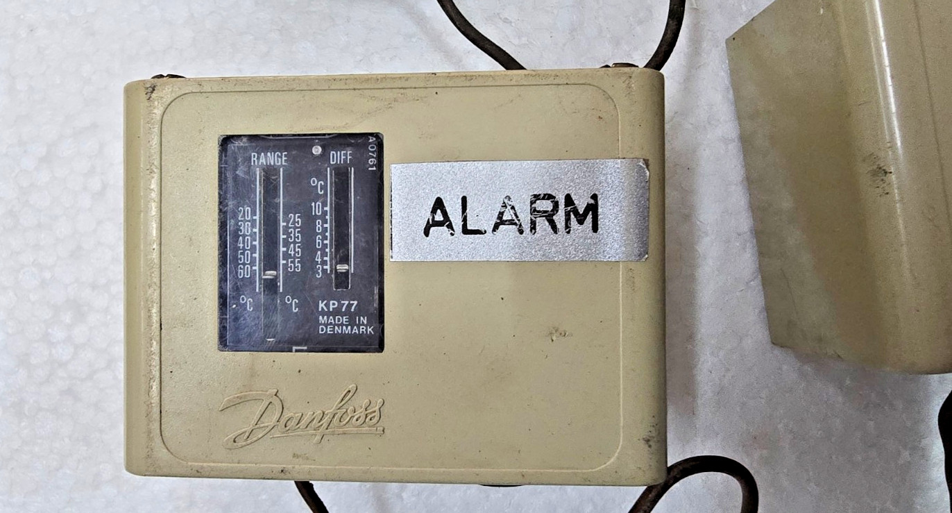 KP77 Pressure Control Danfoss Denmark USED LOT OF 5 pc KP 77