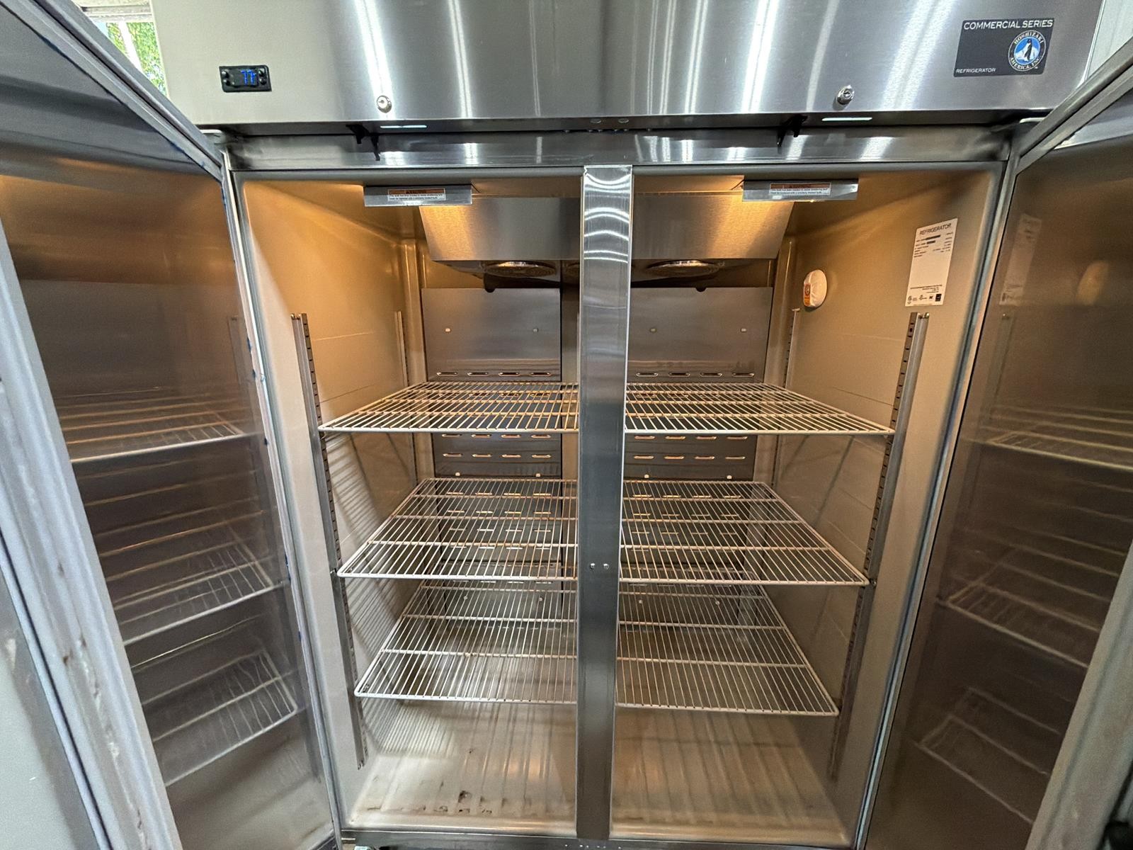 HOSHIZAKI CR2B-FS 2-SECTION, UPRIGHT, STRAINLESS DOUBLE-DOOR REFRIGERATOR