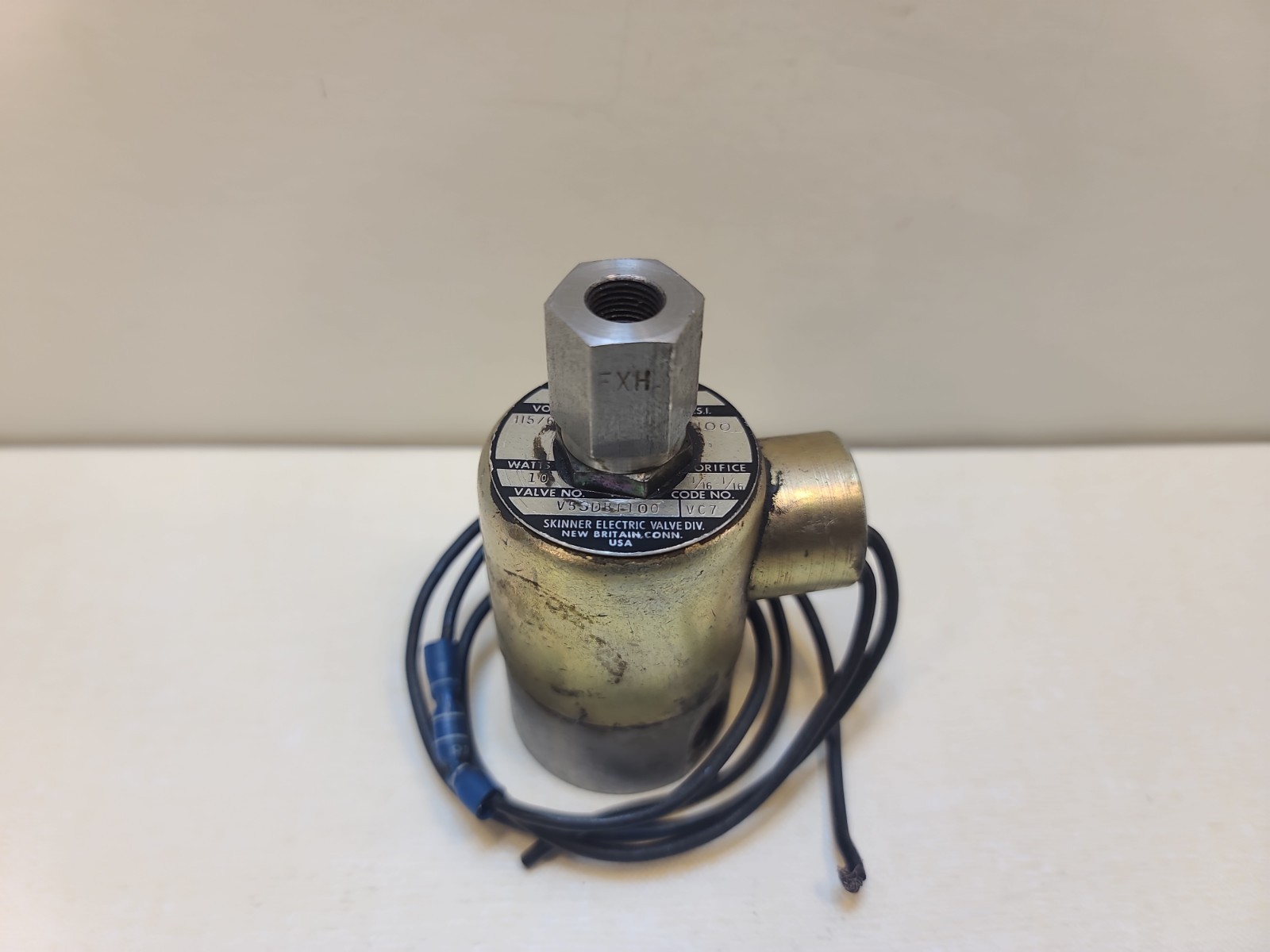 Parker Skinner V53DB1100 Pneumatic Solenoid Valve – Used