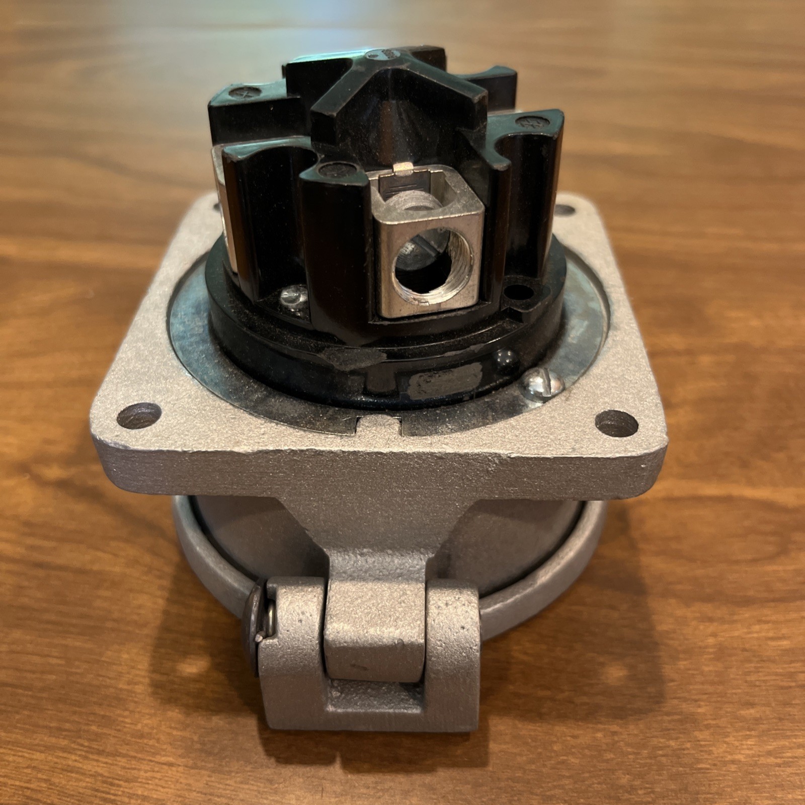 Hubbell Wiring Device-Kellems HBL26410 Locking Receptacle, Non-Nema, 60 A, 600V