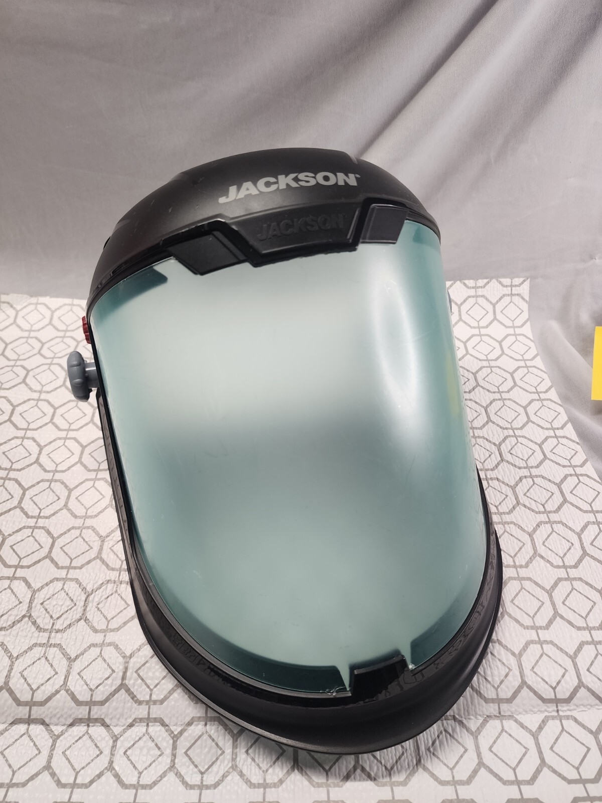 JACKSON SAFETY Maxview Face Shield: Chemical Splash & Debris 14202