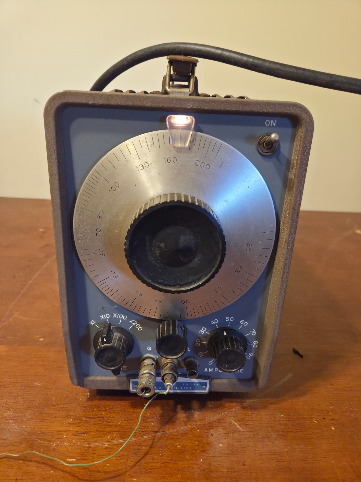 HP Hewlett Packard 200AB Audio Oscillator Powers On Vintage Test Equipment