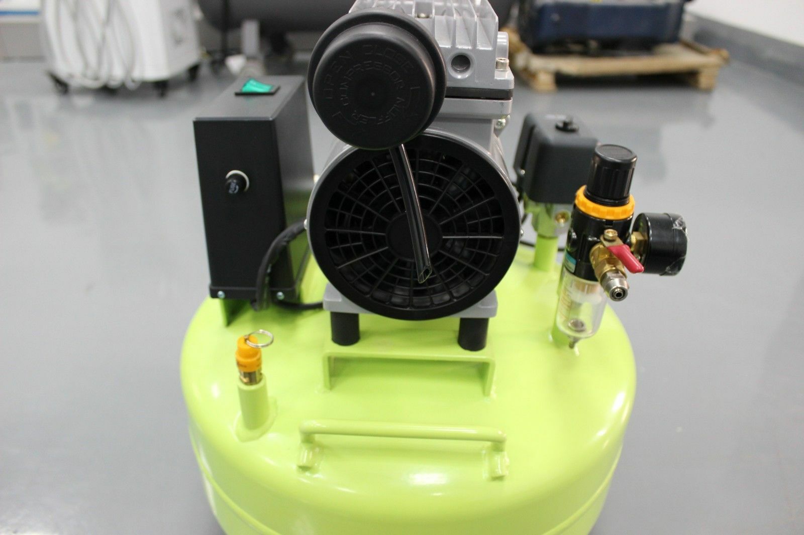 Dental Silent Oil Free Oilless Air Compressor 24L Tank 600w 118L/min GA-61 US