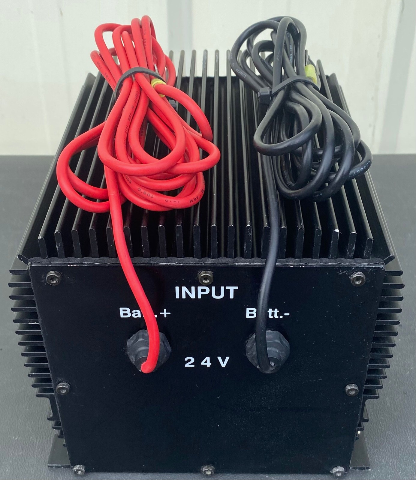 Genie 96950GT / Signet HI800-24N 24v DC 110v / 230v AC Output Power Inverter