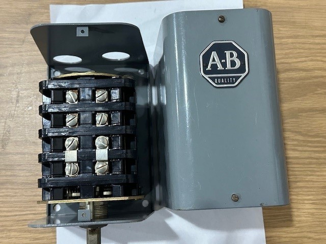 ALLEN BRADLEY 350-BAV111 REVERSING DRUM SWITCH 3 PHASE *NEW SURPLUS*
