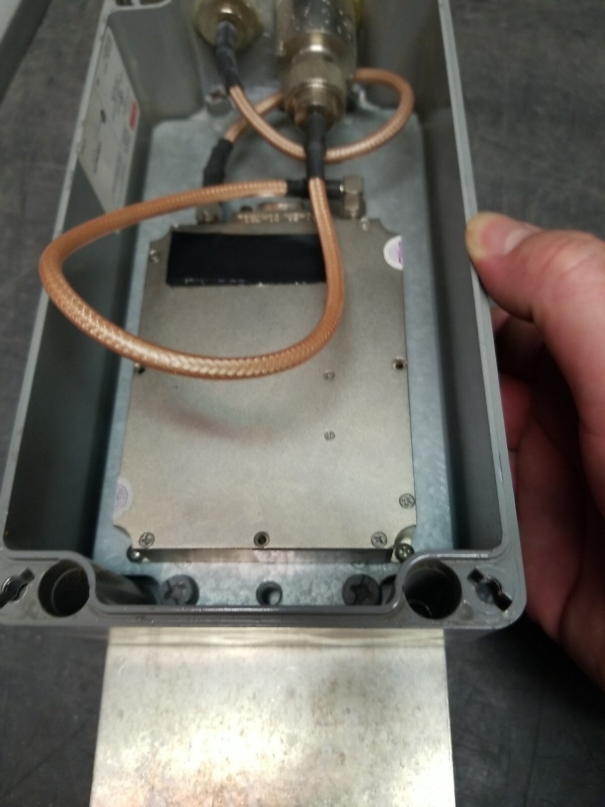 BLOCK DOWN CONVERTER, 1.99 – 2.5GHz in Hoffman Enclosure with pole Mounts