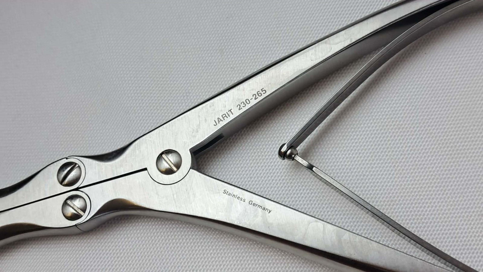 Integra Jarit 230-265 Leksell Rongeur, 3mm Bite, Full Curve, 9 1/8”