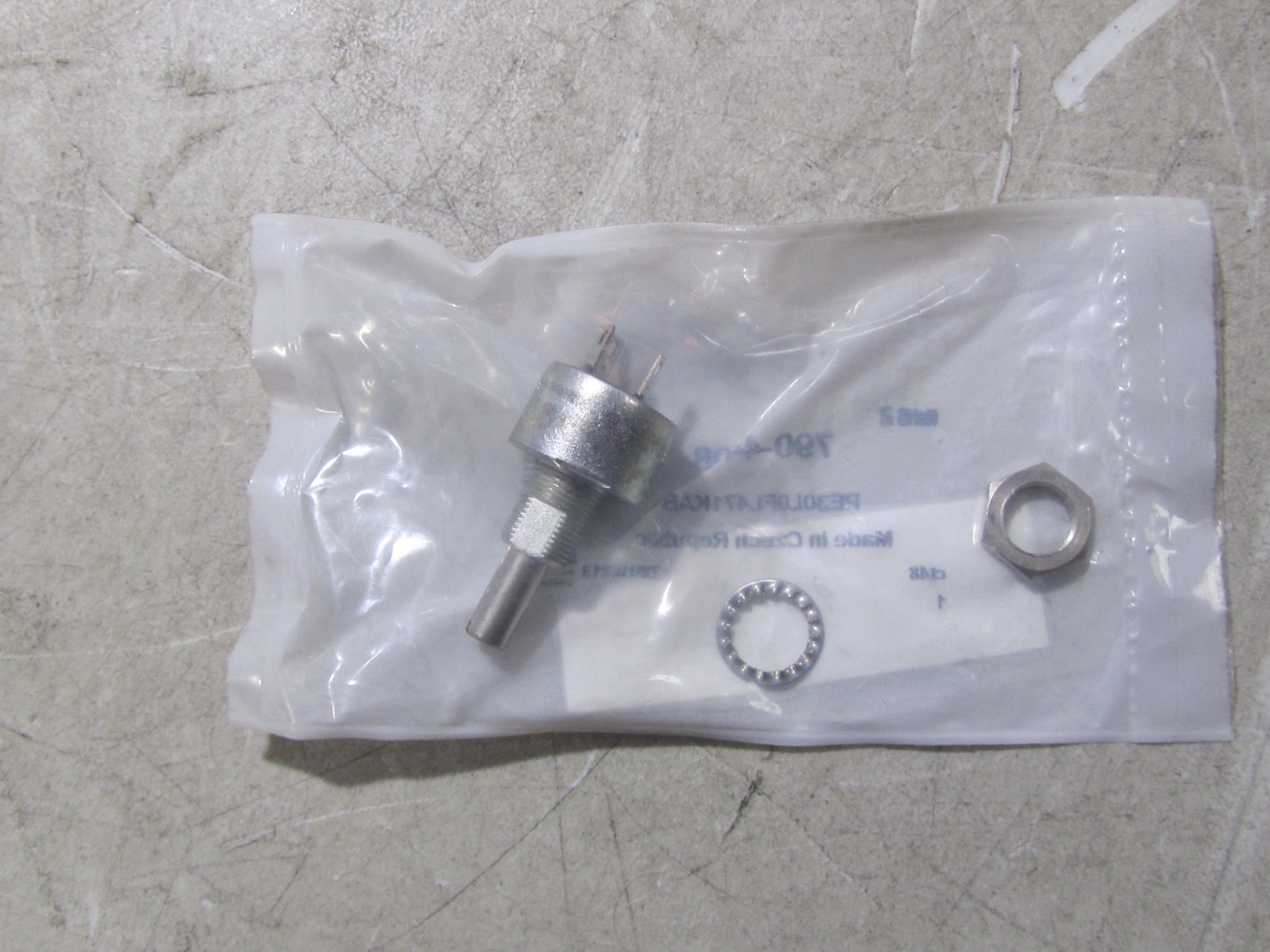 NEW VISHAY PE30L0FL471KAB Rotary Potentiometer NIFTYLIFT P17732