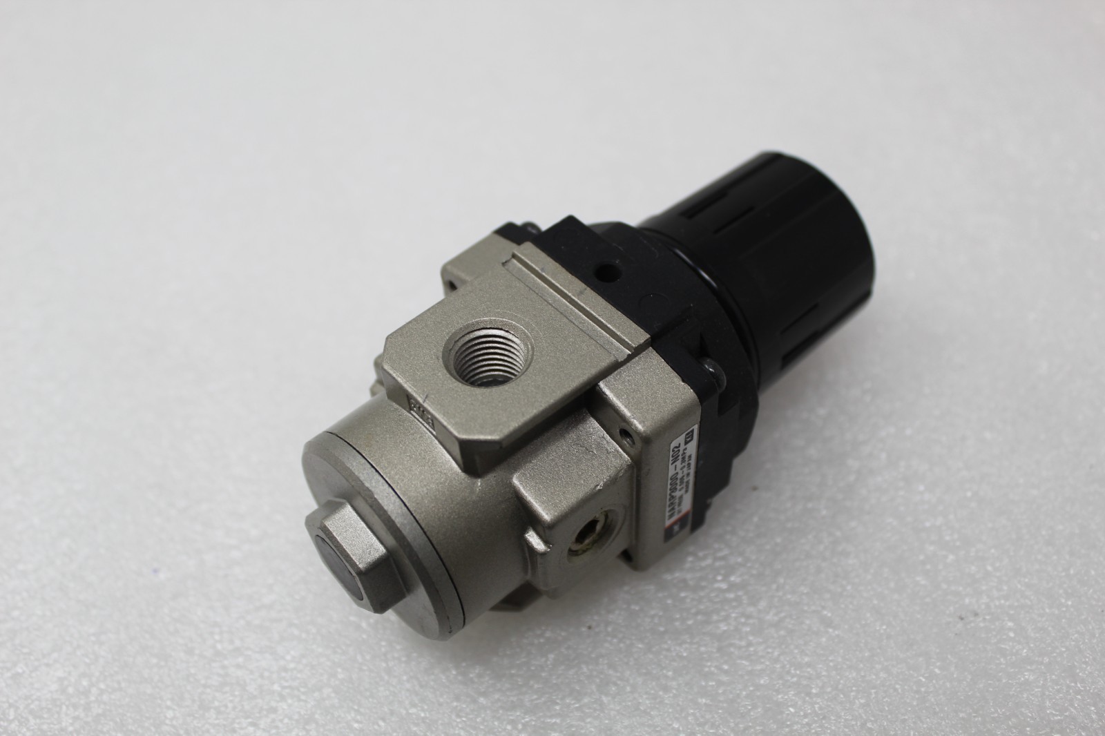 SMC NARP3000-N02 Precision Regulator, 0.005-0.3 MPa Set Pressure, 1/4″ NPT