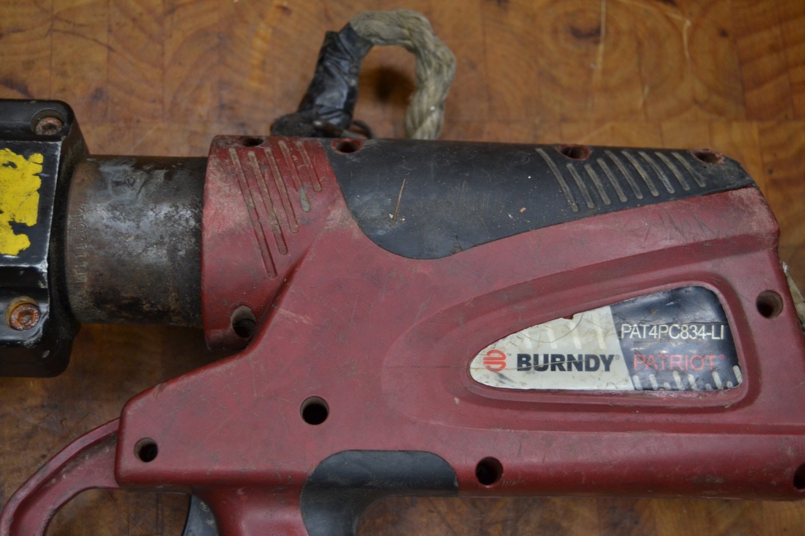 Burndy PATRIOT 4PC834 4-POINT 6-Ton Dieless C-Head Battery Actuated Crimper #4