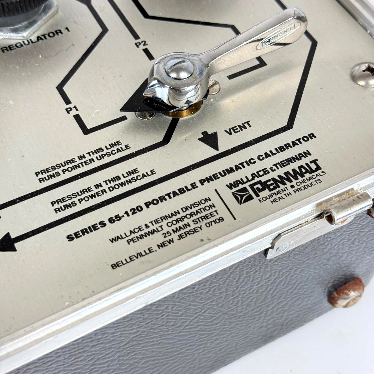 Pennwalt Wallace & Tiernan 65-120 Portable Pneumatic Calibrator USED