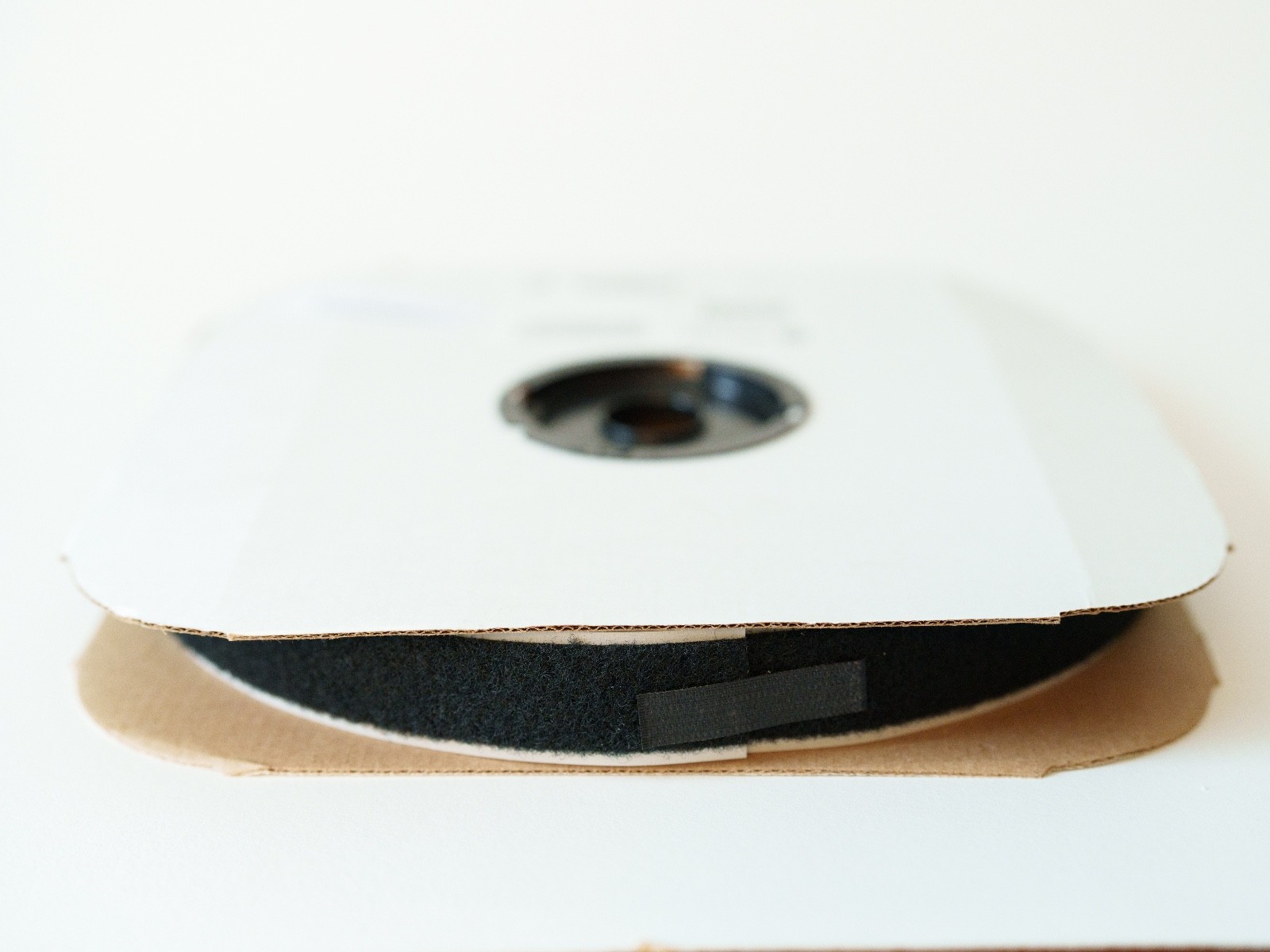 Velcro 1″ self-adhesive loop 25 yard (75 foot / 22.9 Meter) dispenser box, black