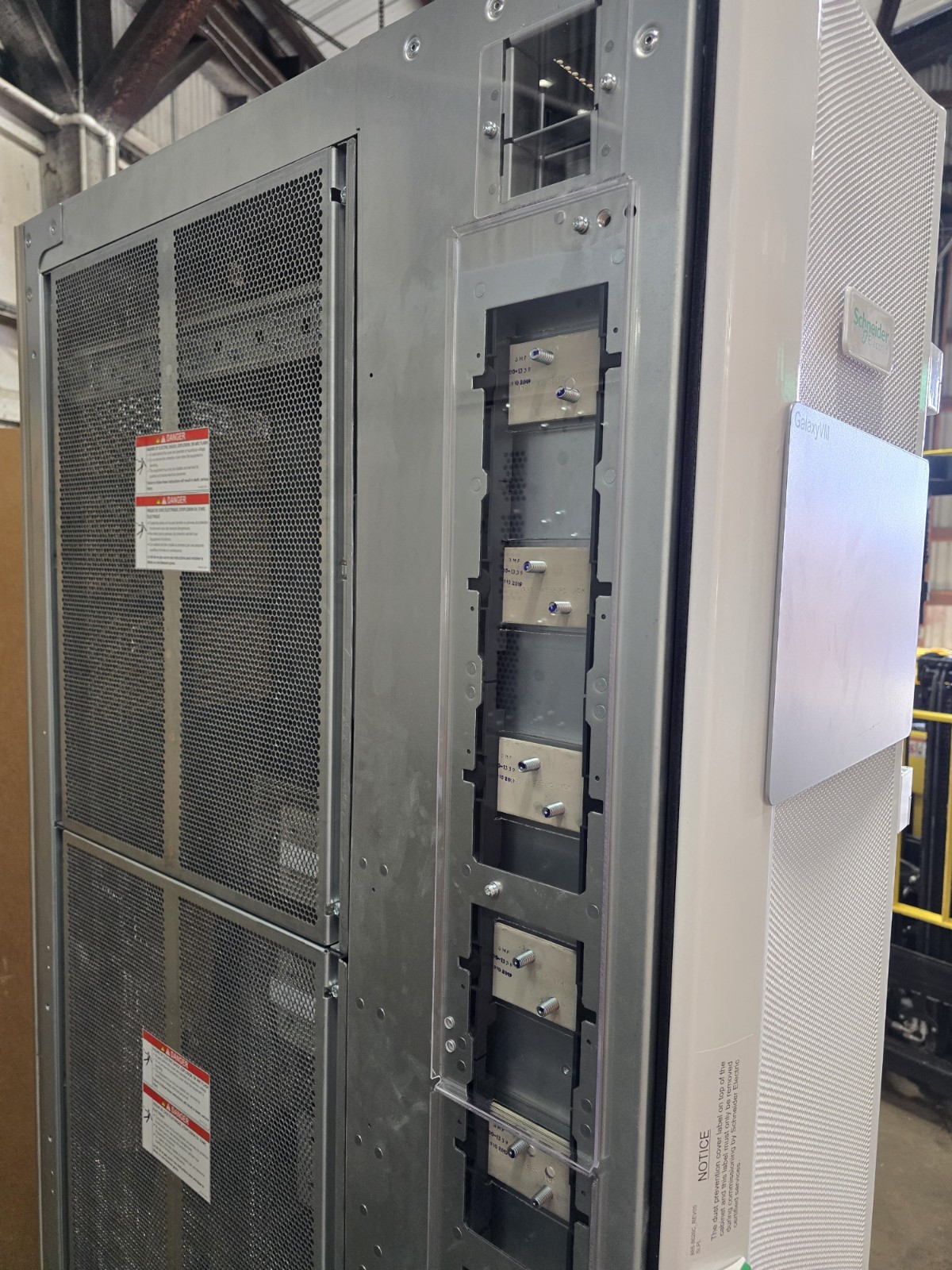 Galaxy VM 160 kVA 480 V Schneider Electric 160 KVA UPS