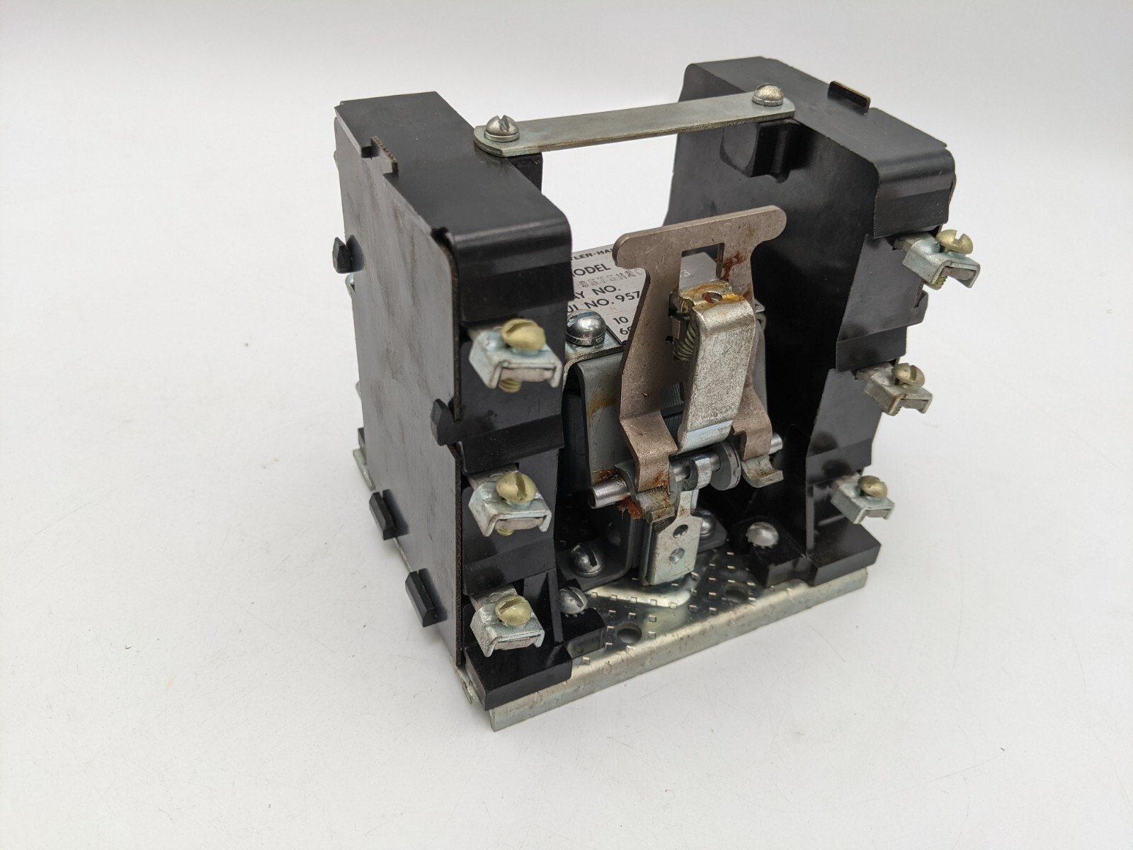 Cutler-Hammer 9575H2018 Relay 6 Normally Open 600V 10A Coil 208/220V 60 Cycles