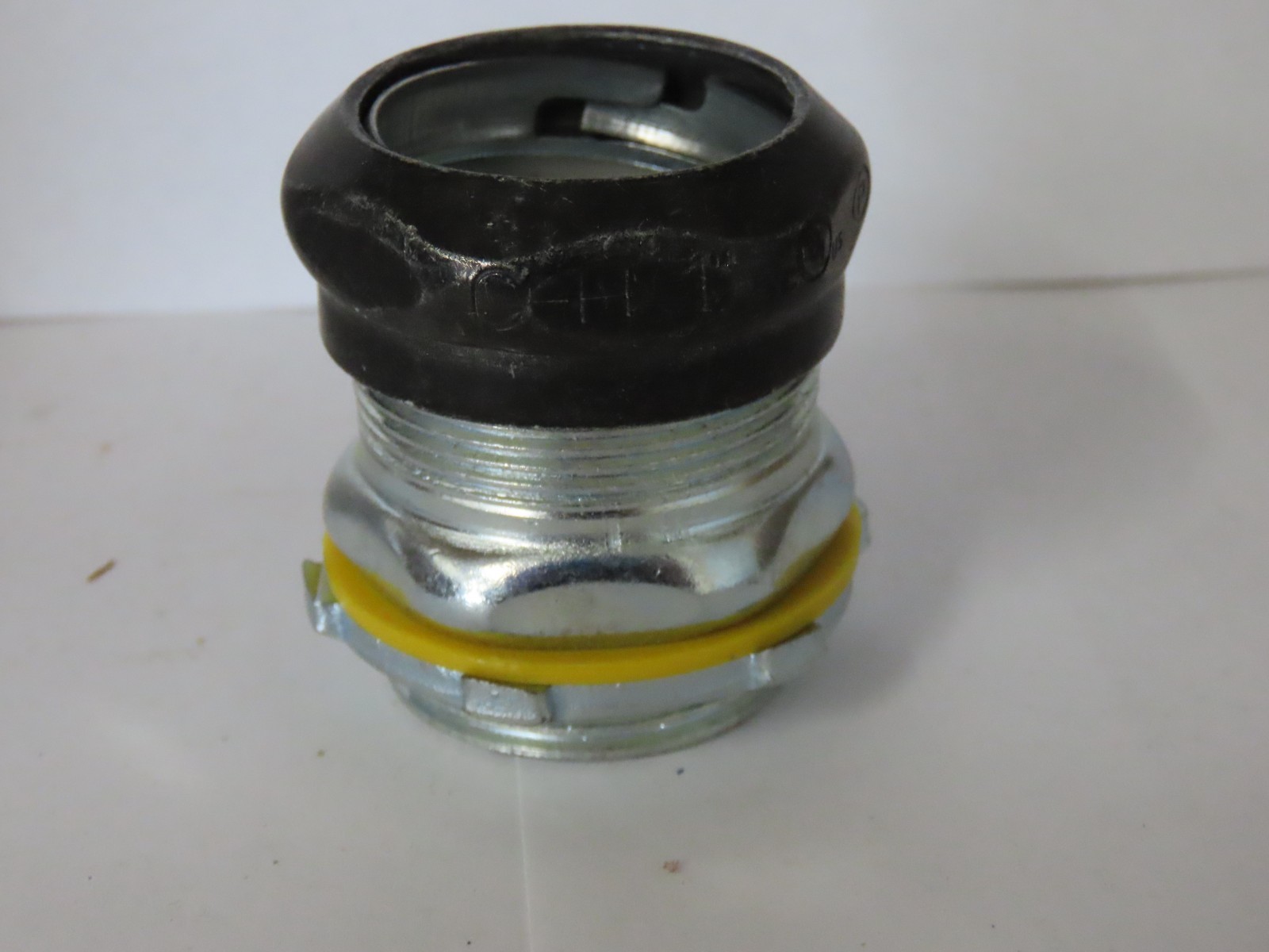 EATON EMT COMPRESSION CONNECTOR 1″ BOX OF 25 652 RT