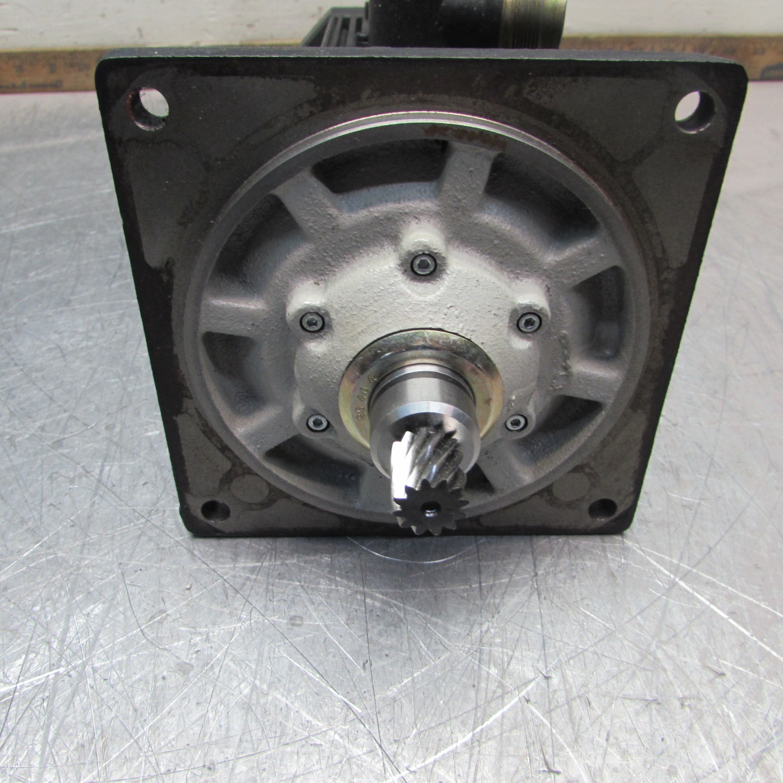 Lenze MDSKABS056-22 , Servo Motor, 0.8kW/ 390V /3950rpm, TAKEOUT!MAKE OFFER!